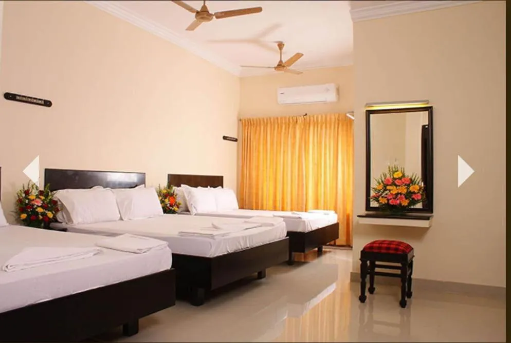 Bed in HOTEL BHARANI