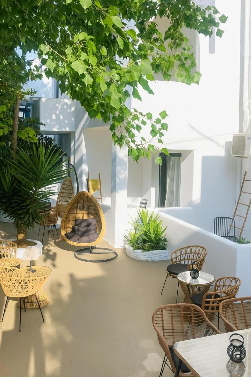 Paridian Elegant Living