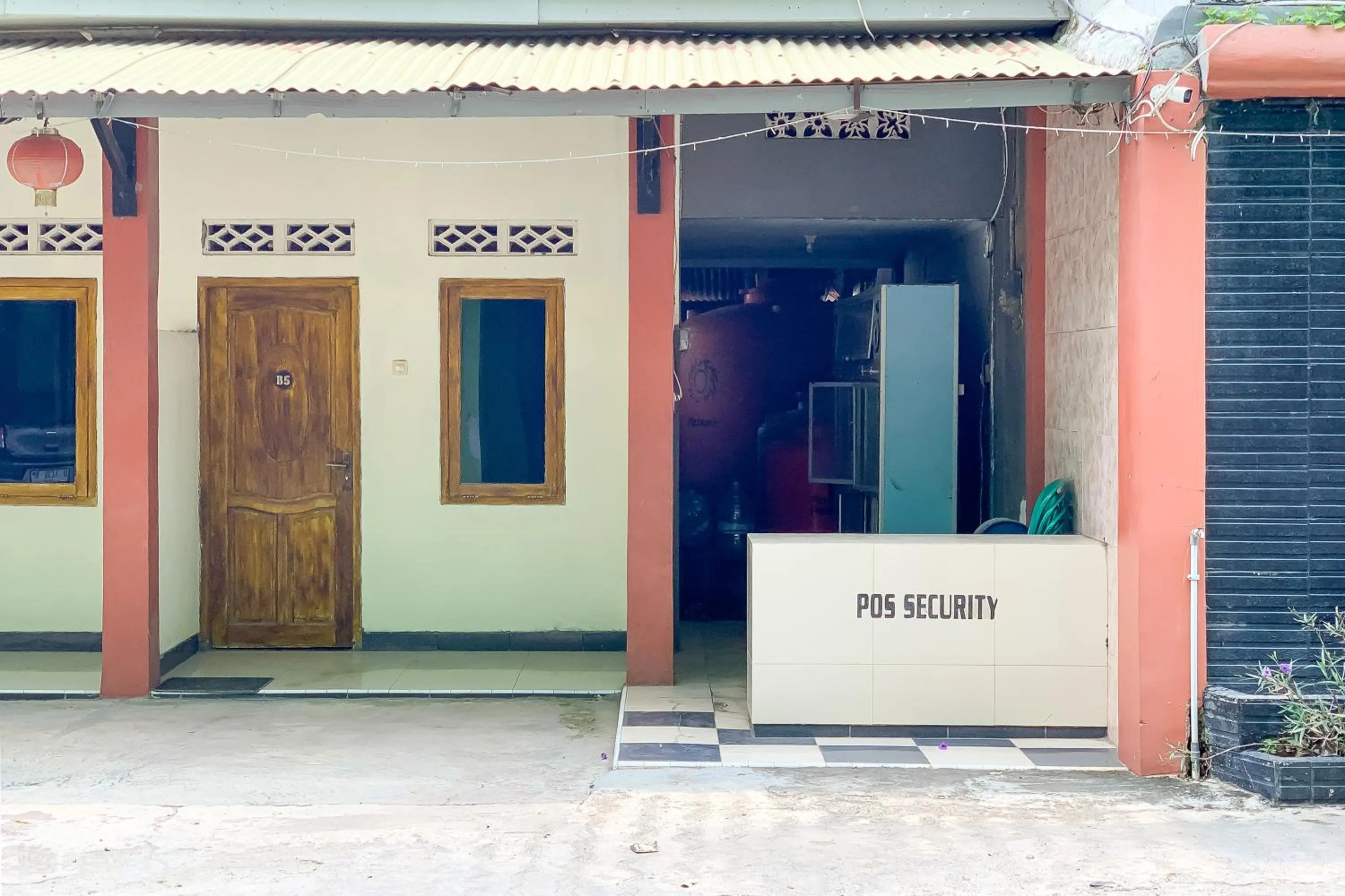 Facade/entrance in Penginapan Losmen Ayu Pamanukan RedPartner