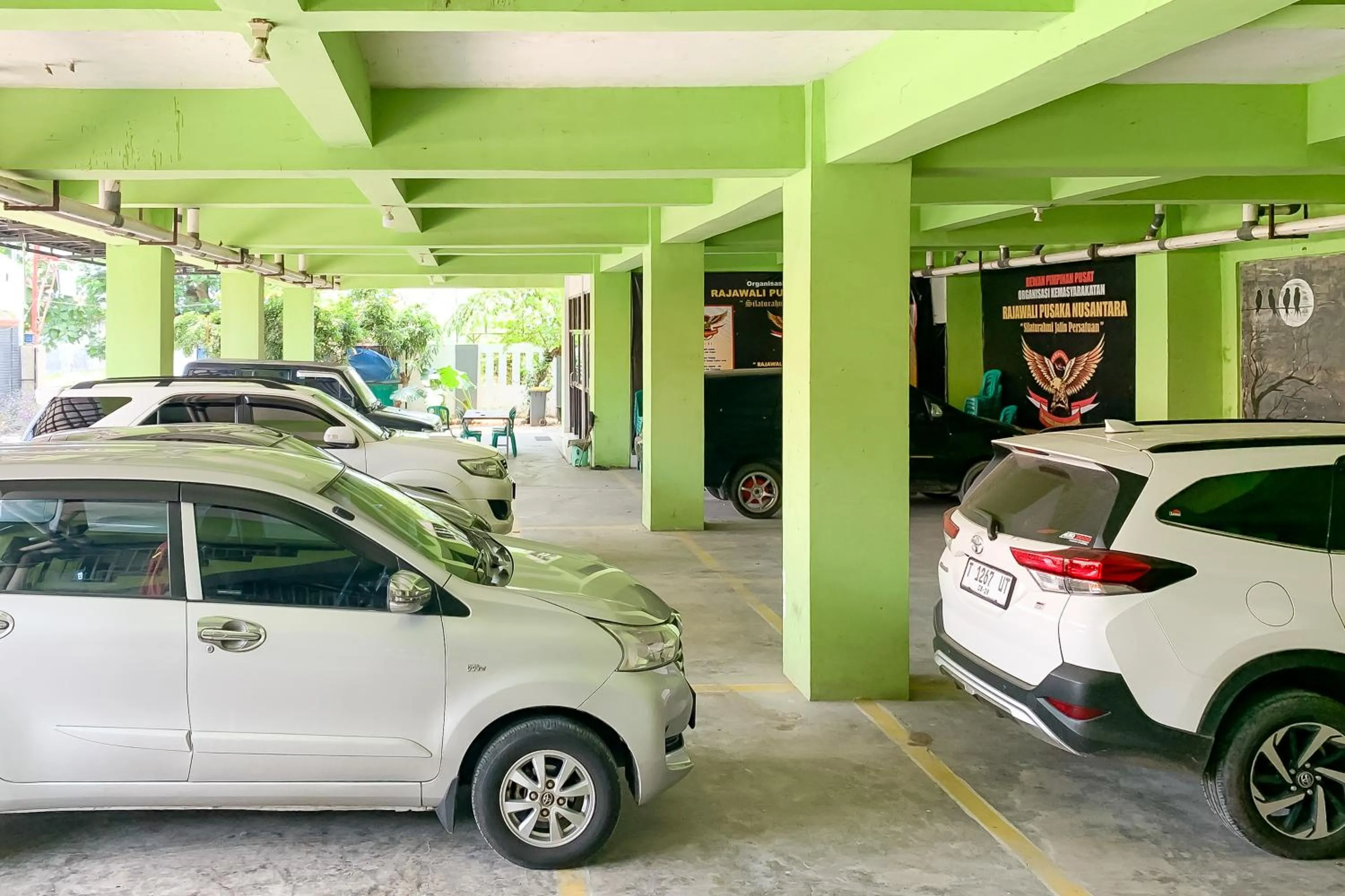 Parking in Penginapan Losmen Ayu Pamanukan RedPartner