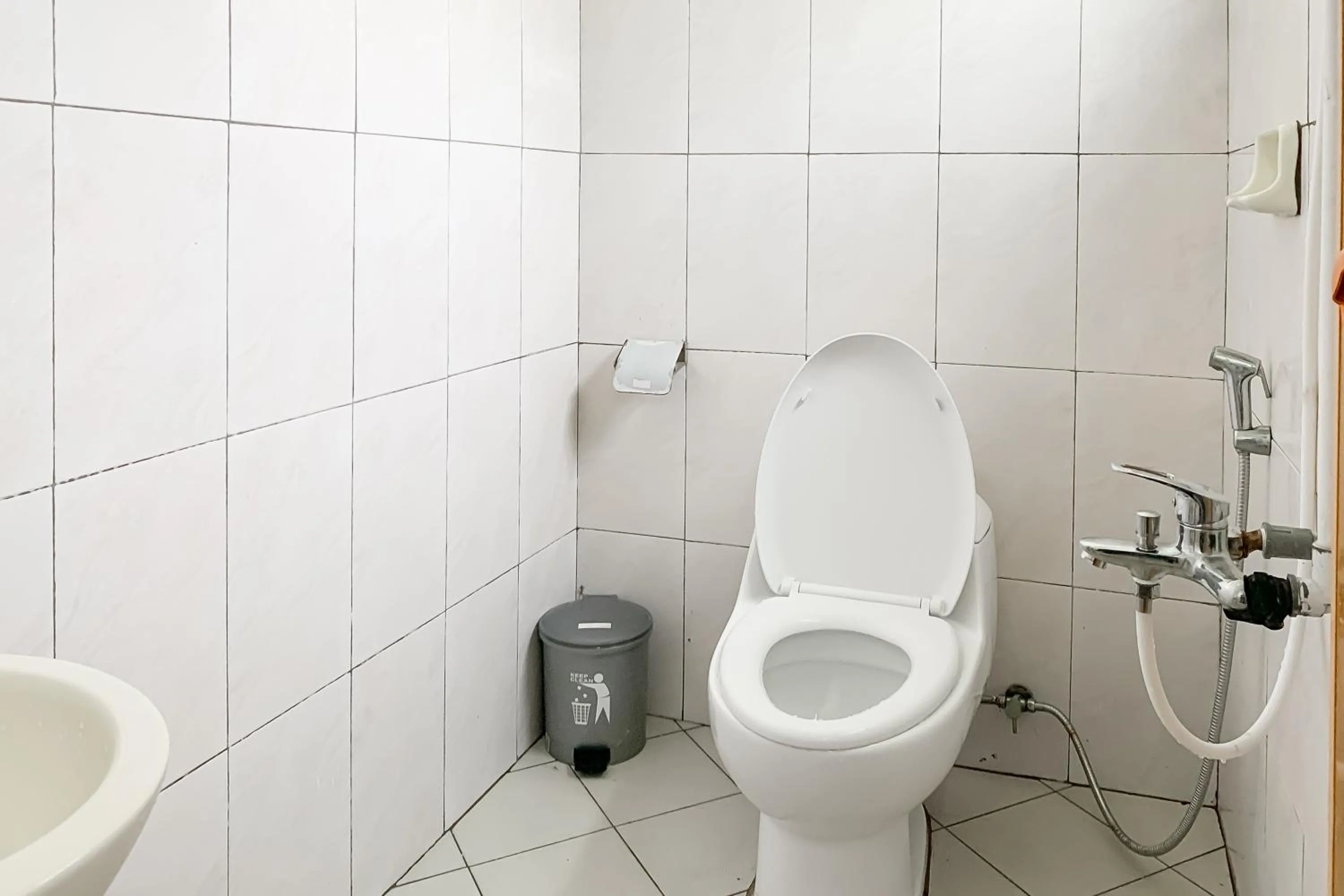 Bathroom in Penginapan Losmen Ayu Pamanukan RedPartner
