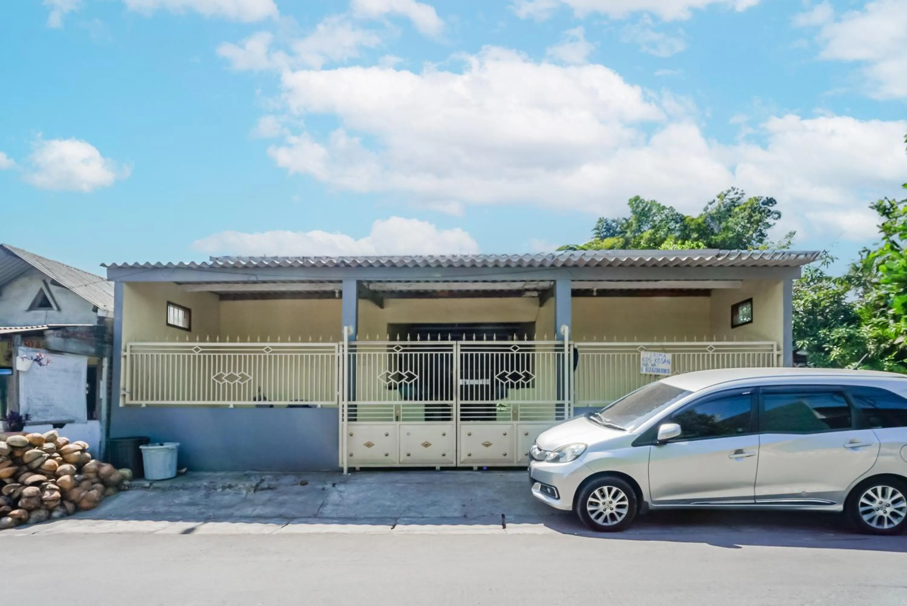 Facade/entrance in Hotel O Wunut Homestay Syariah