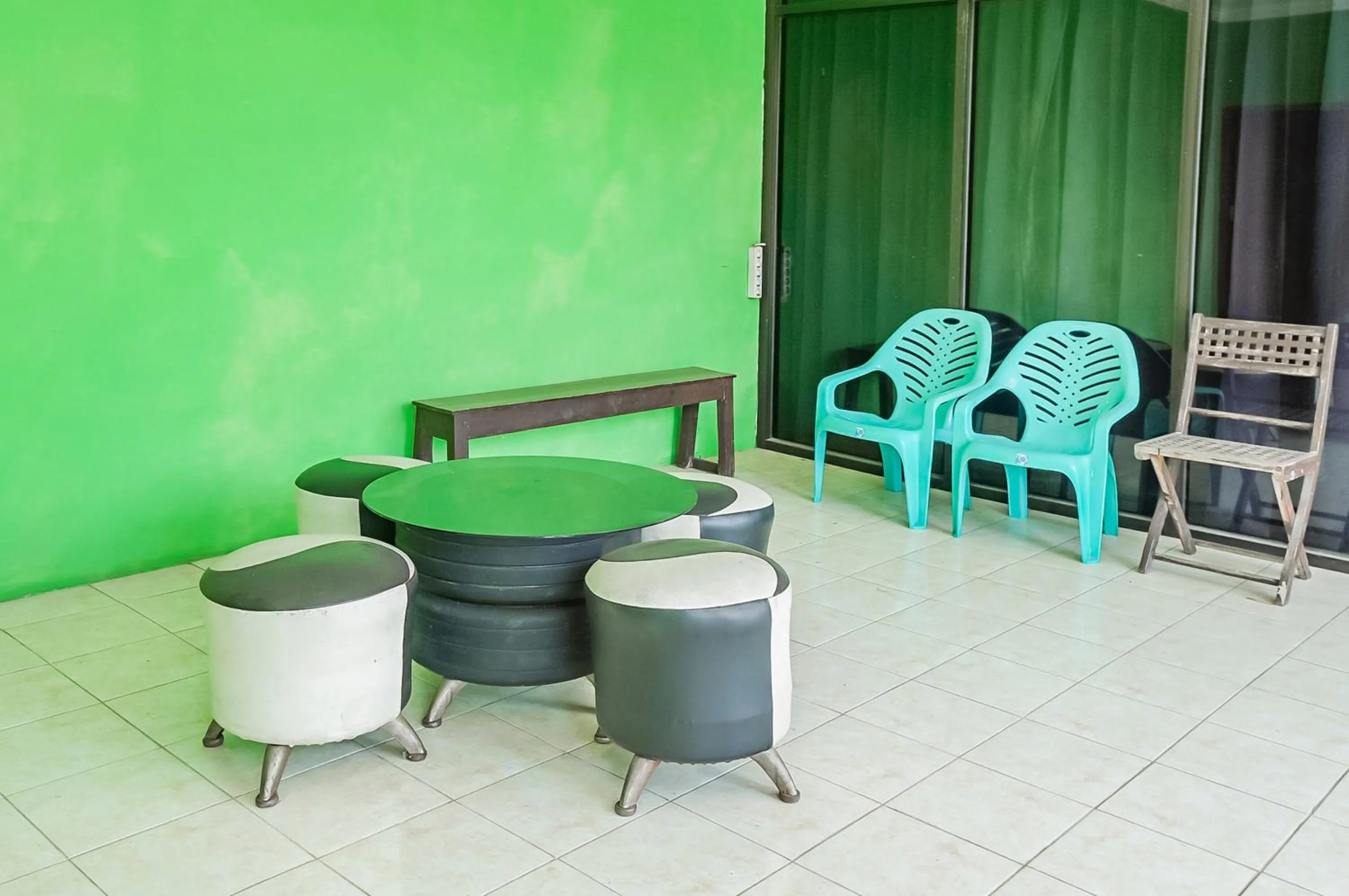 Lobby or reception in Hotel O Wunut Homestay Syariah