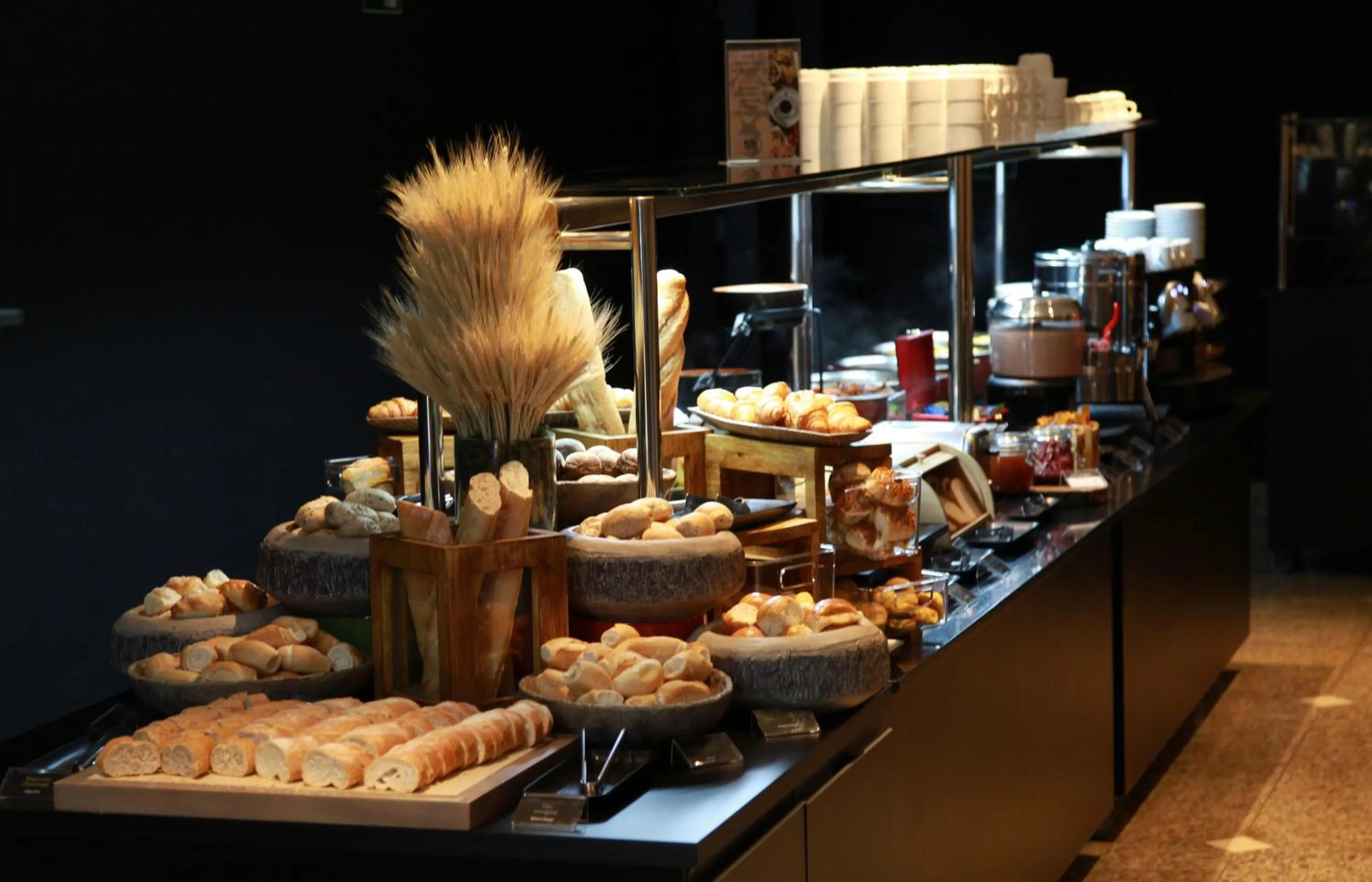 Buffet breakfast in Mercure Belo Horizonte Lourdes