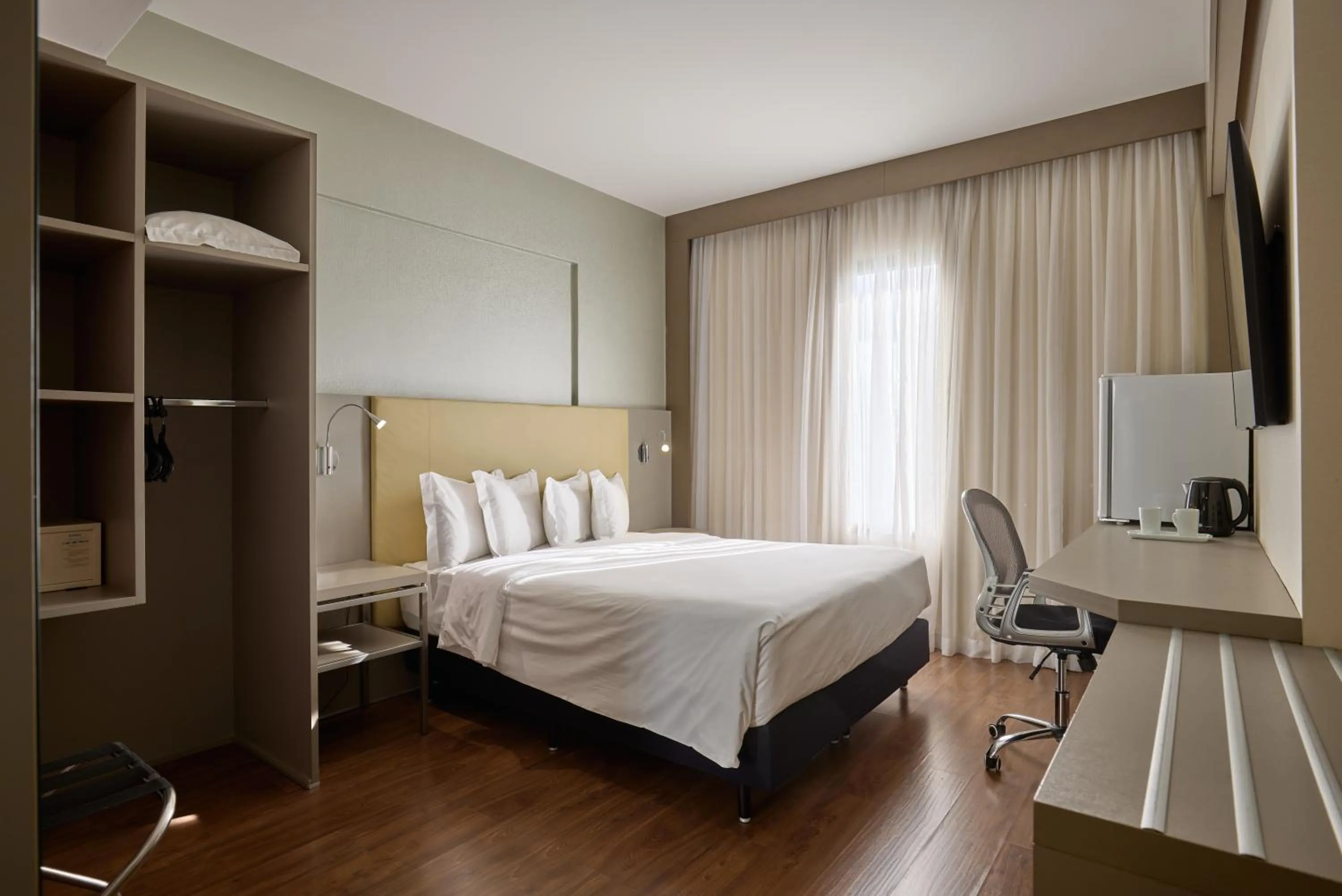 Bedroom, Bed in Mercure Belo Horizonte Lourdes