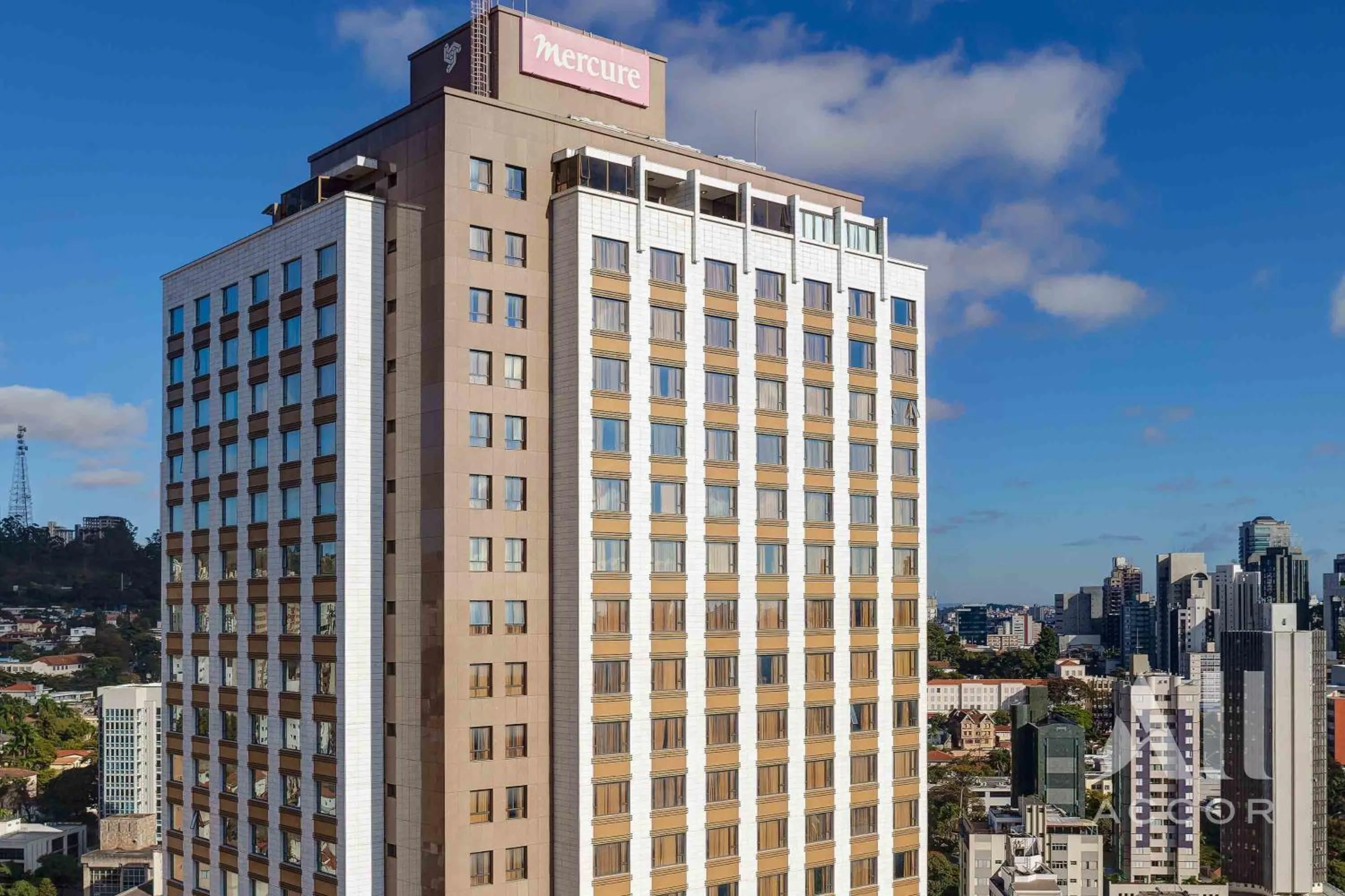 Facade/entrance in Mercure Belo Horizonte Lourdes