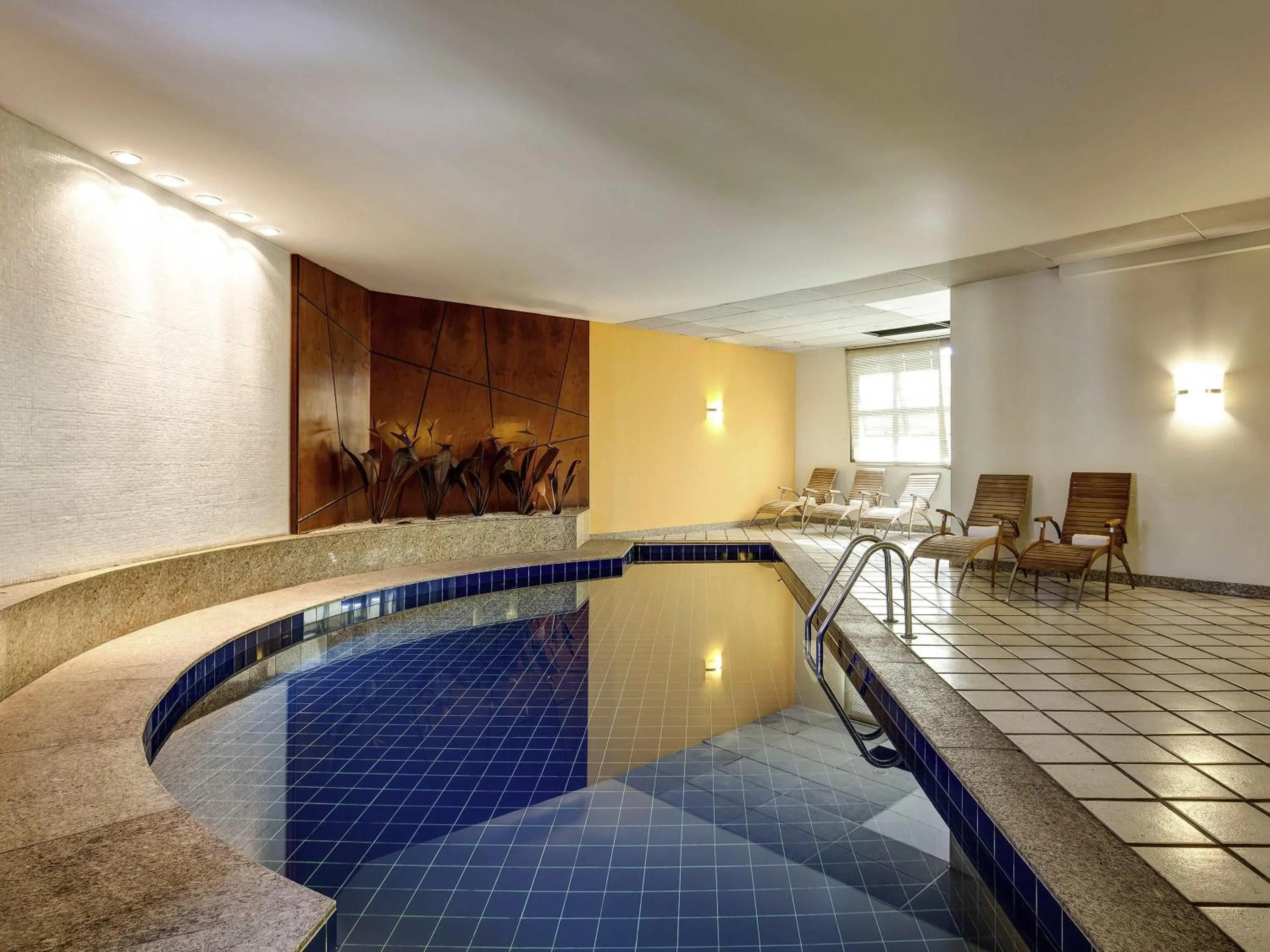 Pool view in Mercure Belo Horizonte Lourdes