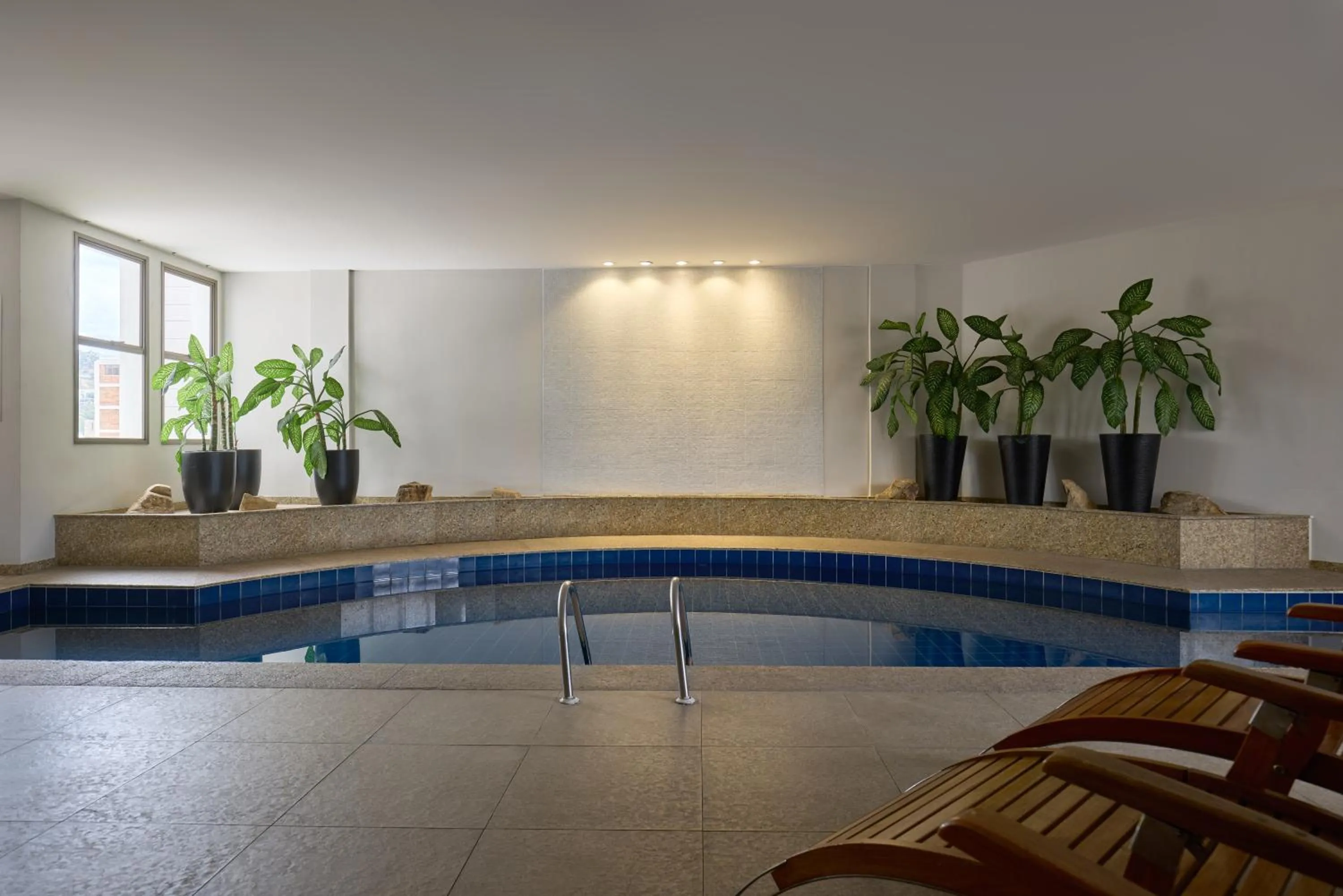 Swimming pool in Mercure Belo Horizonte Lourdes
