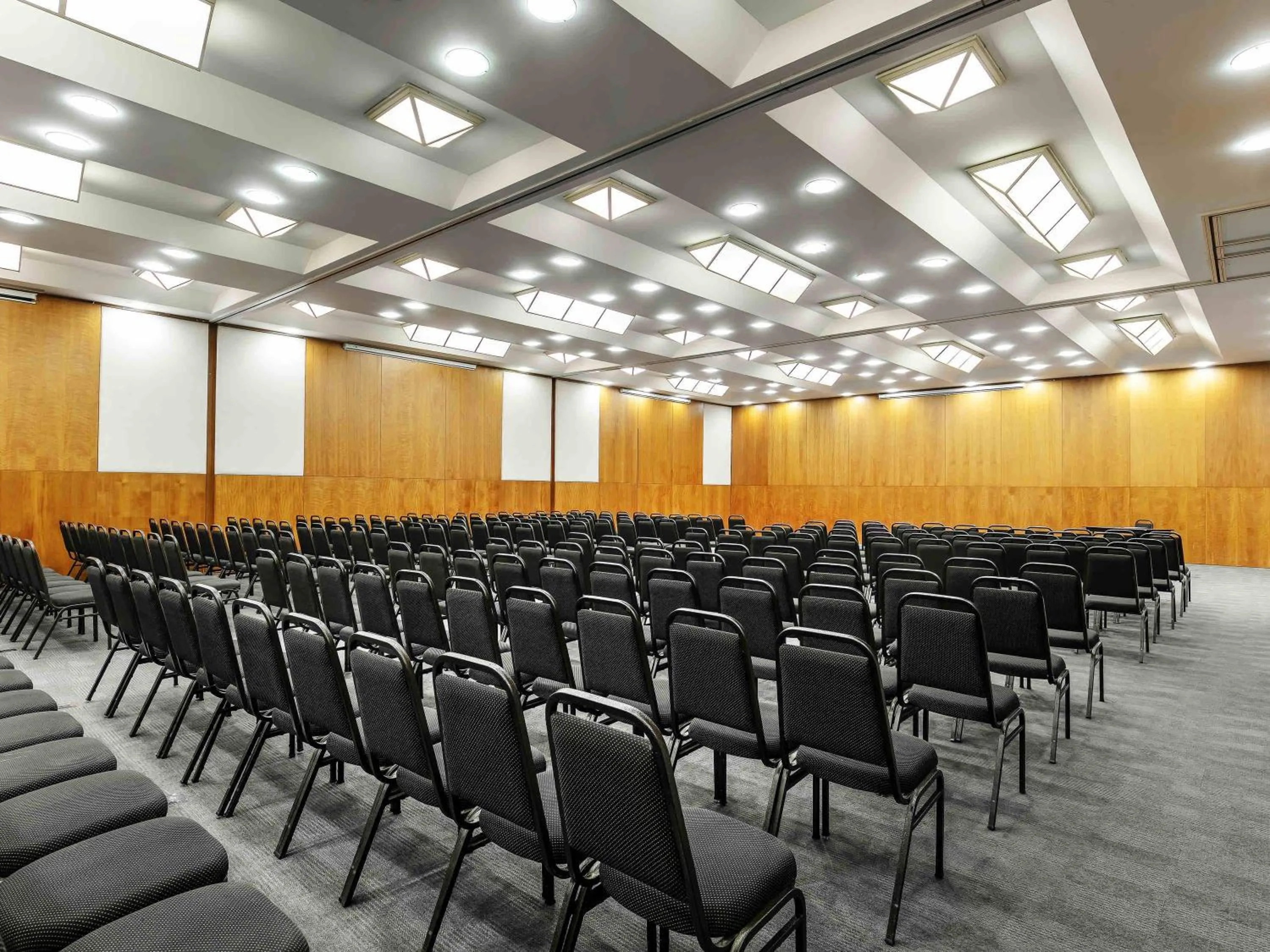 Meeting/conference room in Mercure Belo Horizonte Lourdes