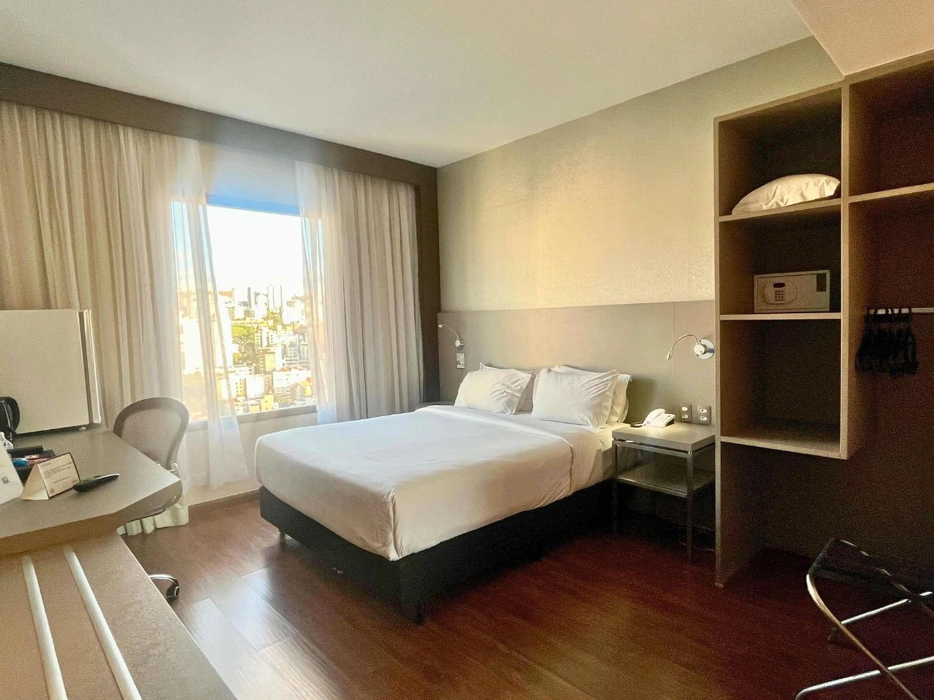 Bedroom, Bed in Mercure Belo Horizonte Lourdes