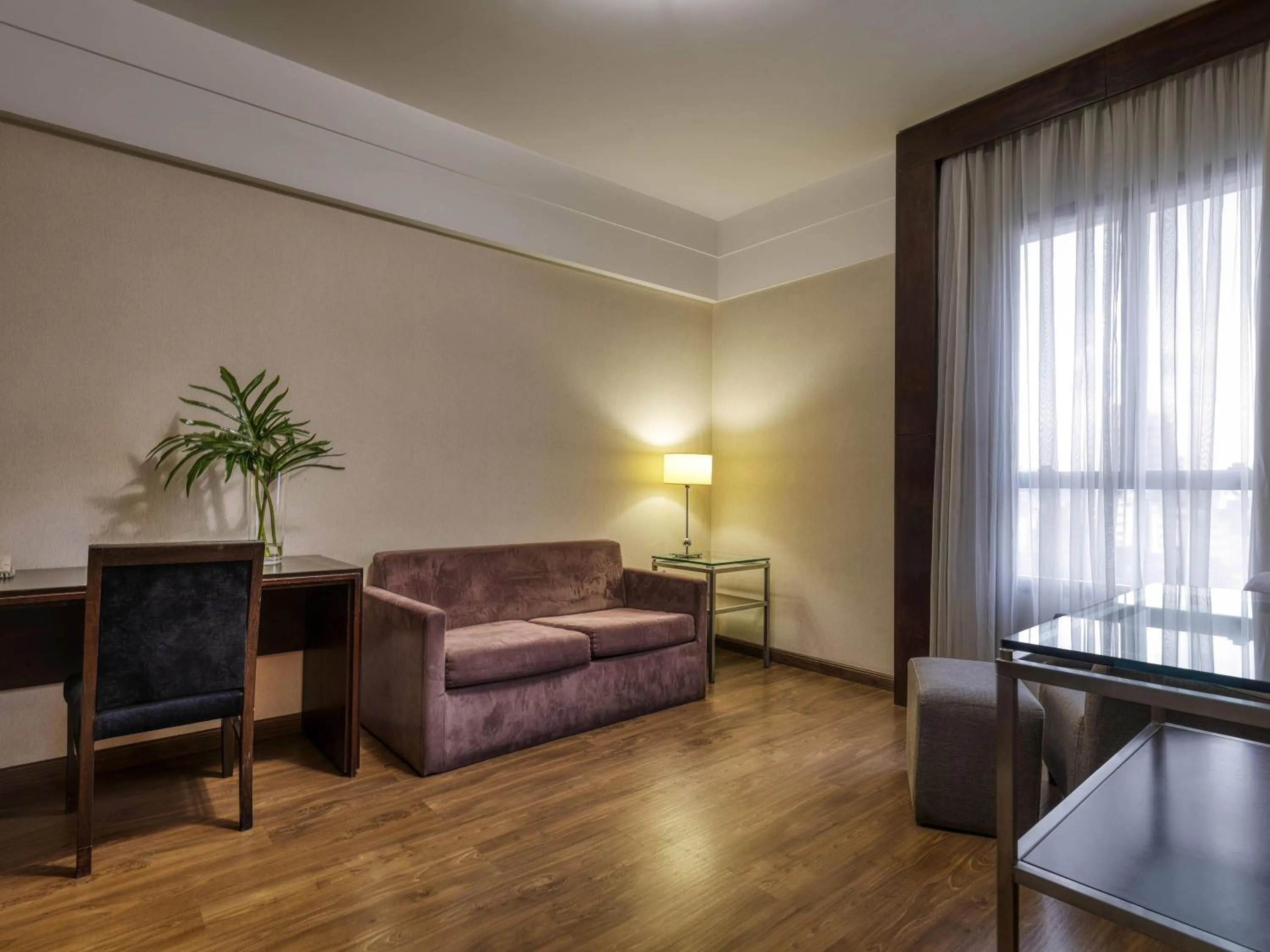 Photo of the whole room in Mercure Belo Horizonte Lourdes