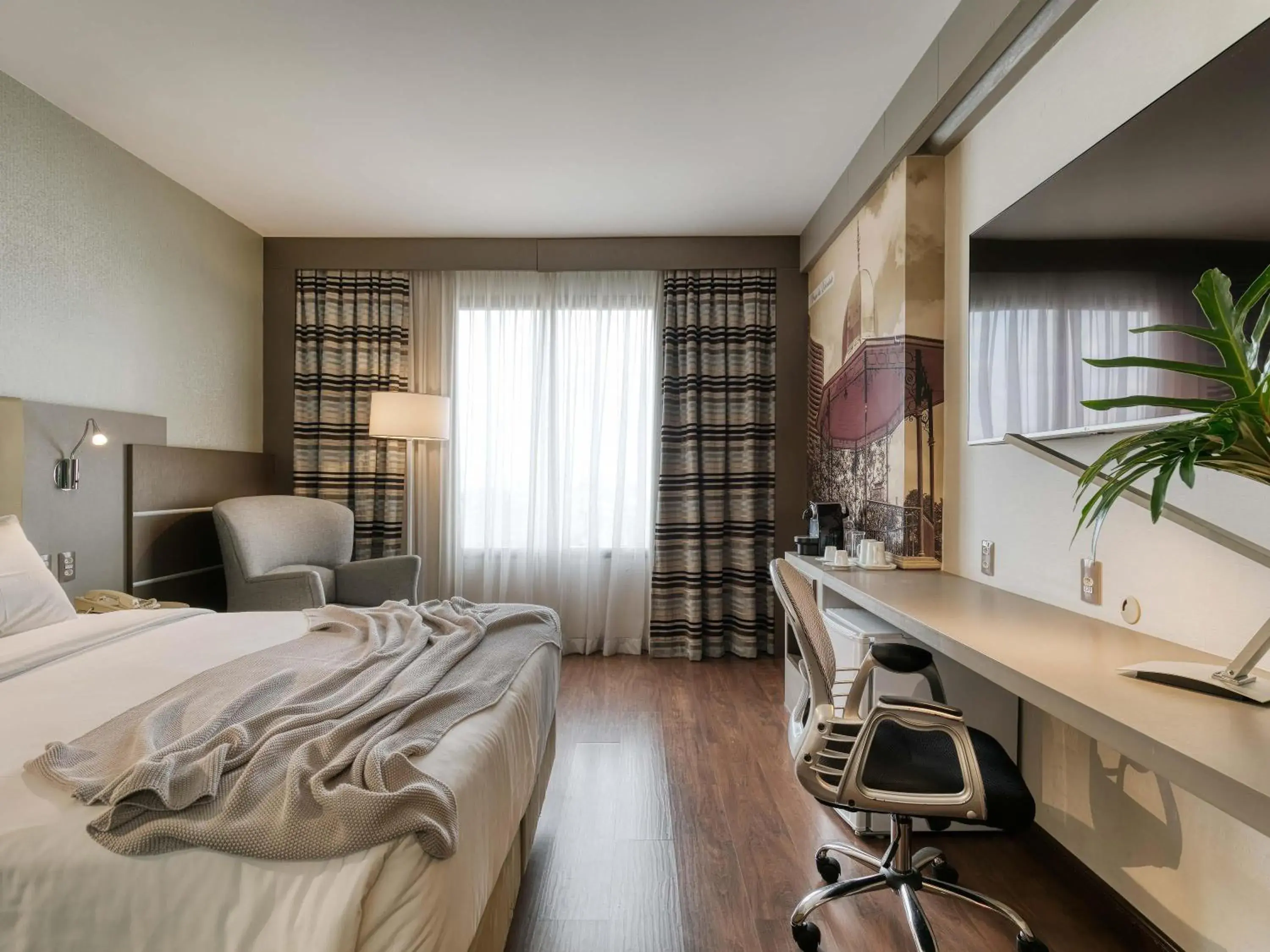 Superior Queen Room in Mercure Belo Horizonte Lourdes Superior Queen Room in Mercure Belo Horizonte Lourdes