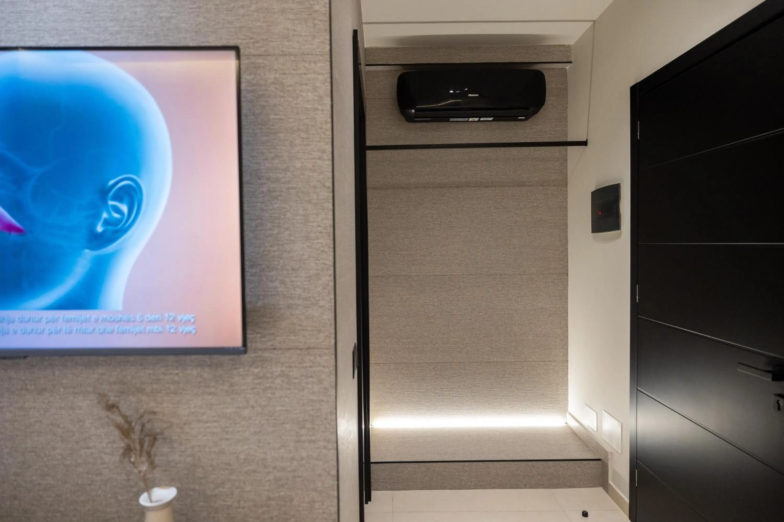 Communal lounge/ TV room in Hotel Beke