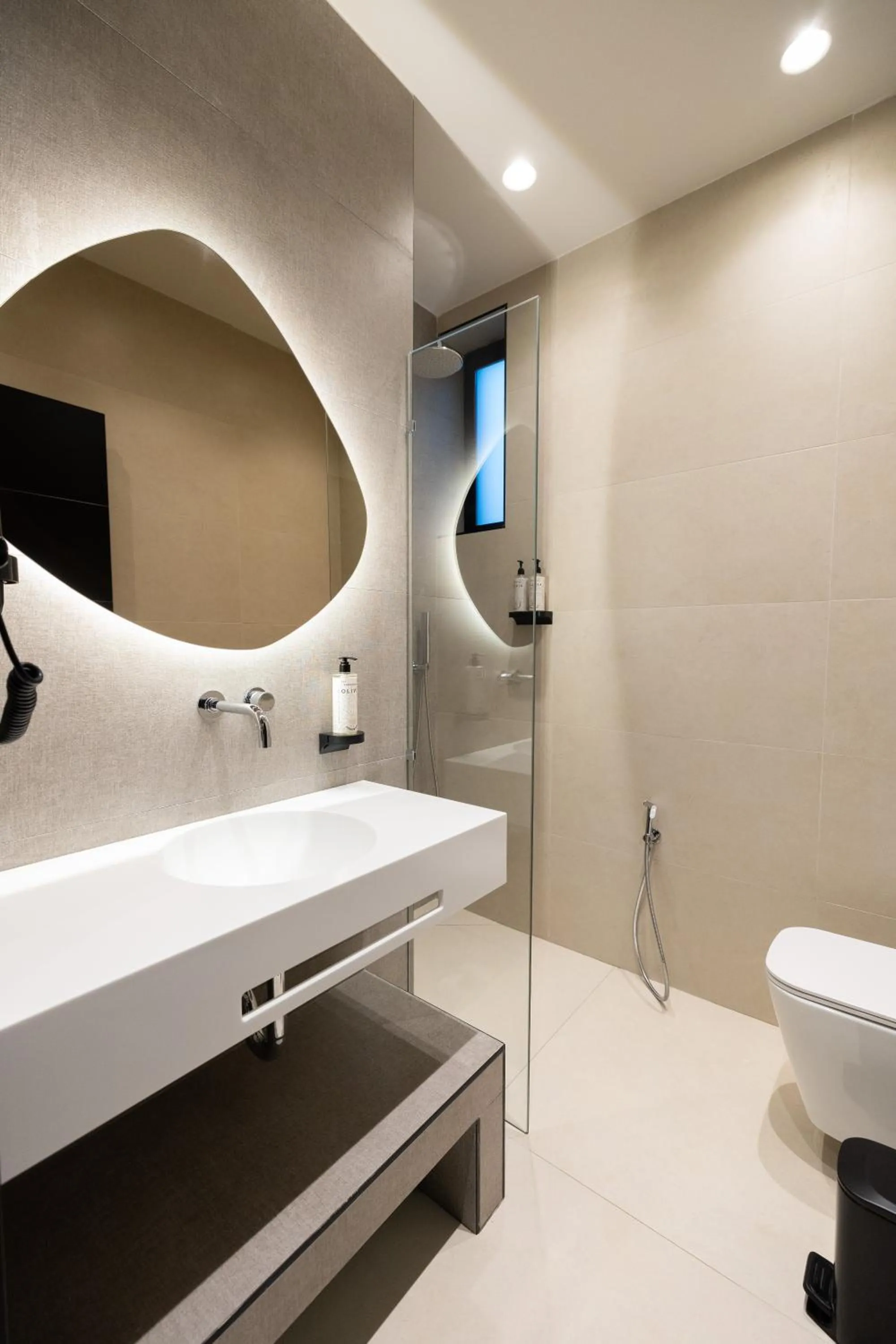 Toilet in Hotel Beke