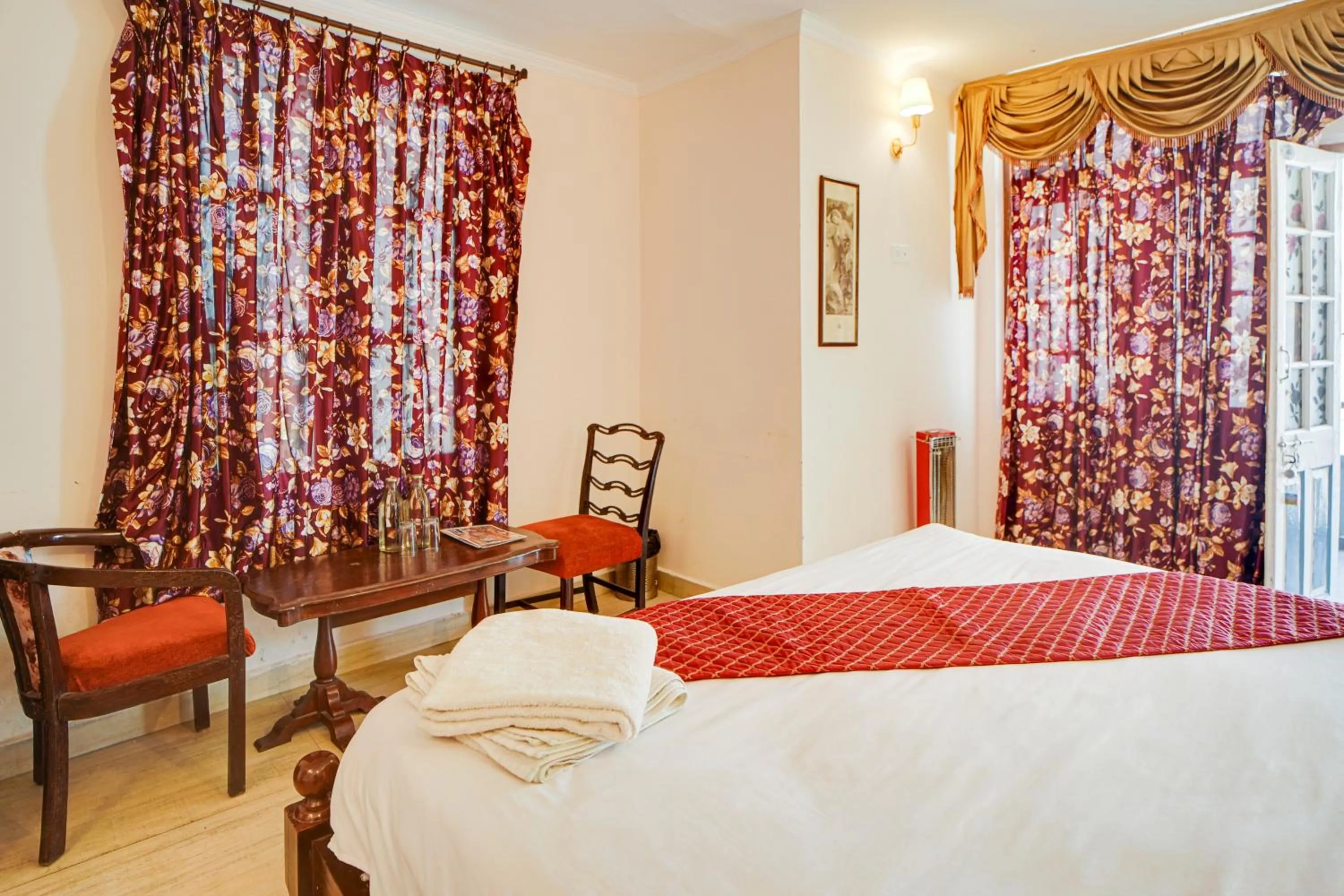 Bed in Shimla British Resort