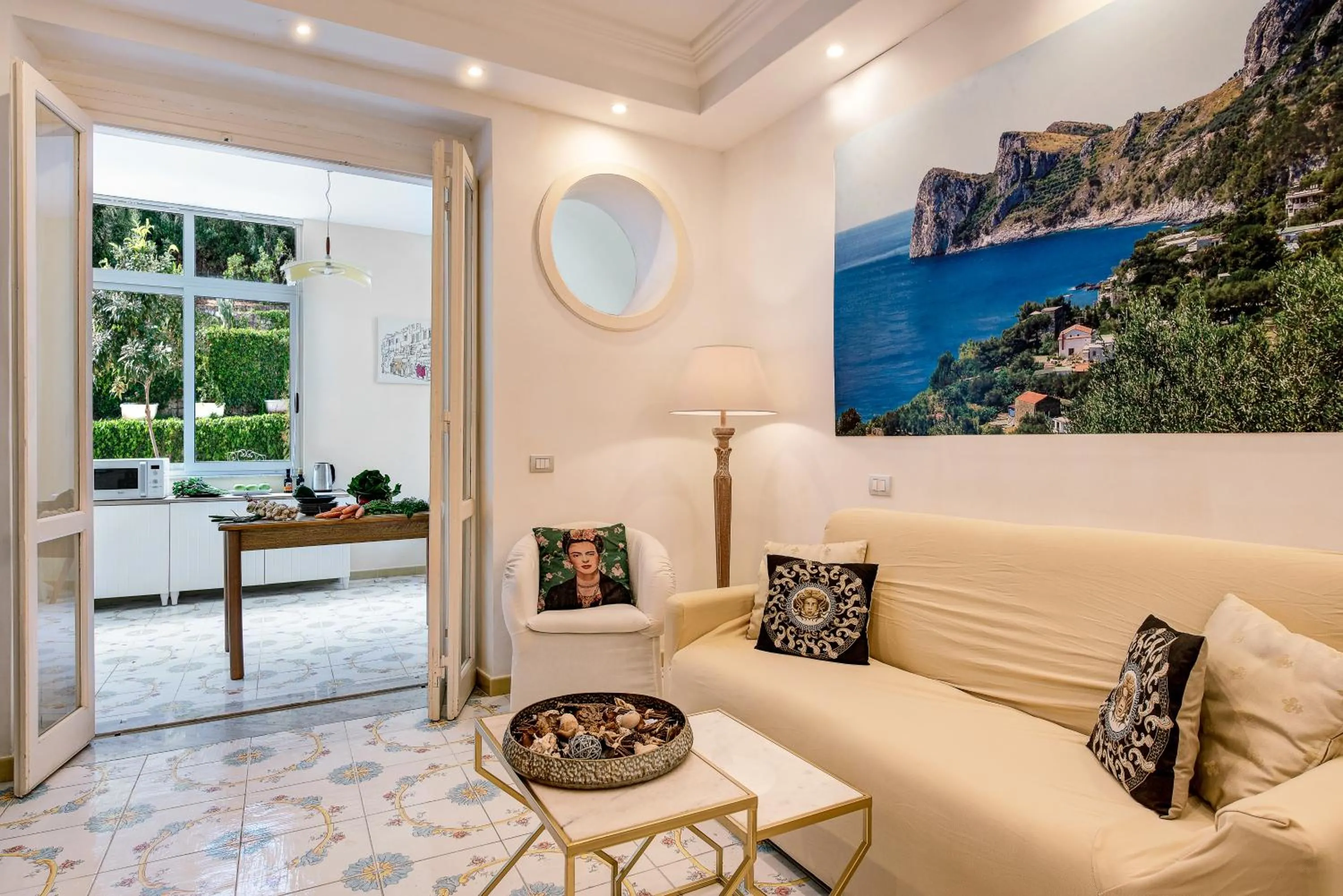 Communal lounge/ TV room in Rooftop Nerano - Amazing Sea View