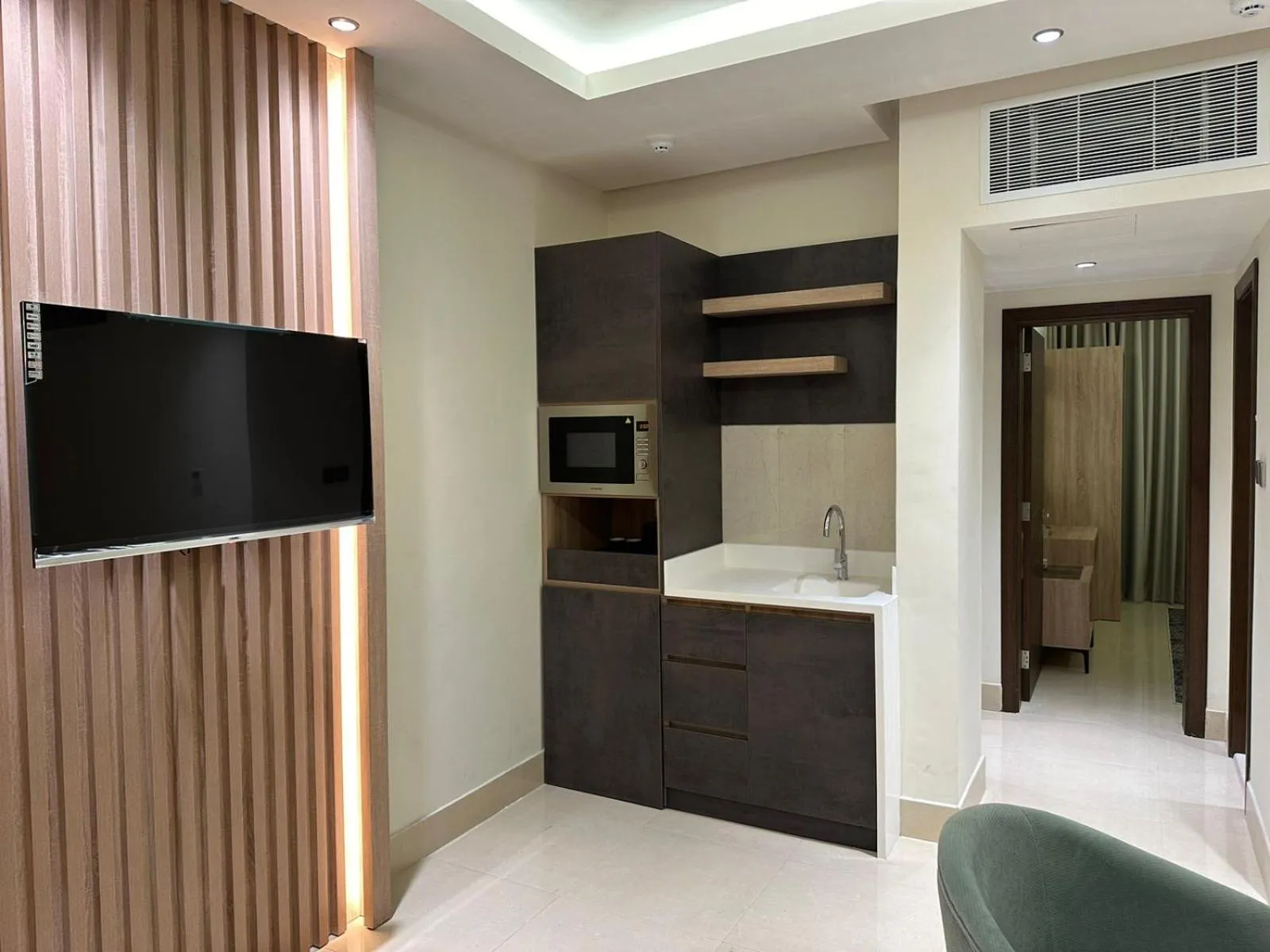 TV and multimedia in Maskan Alolya Serviced Apartment