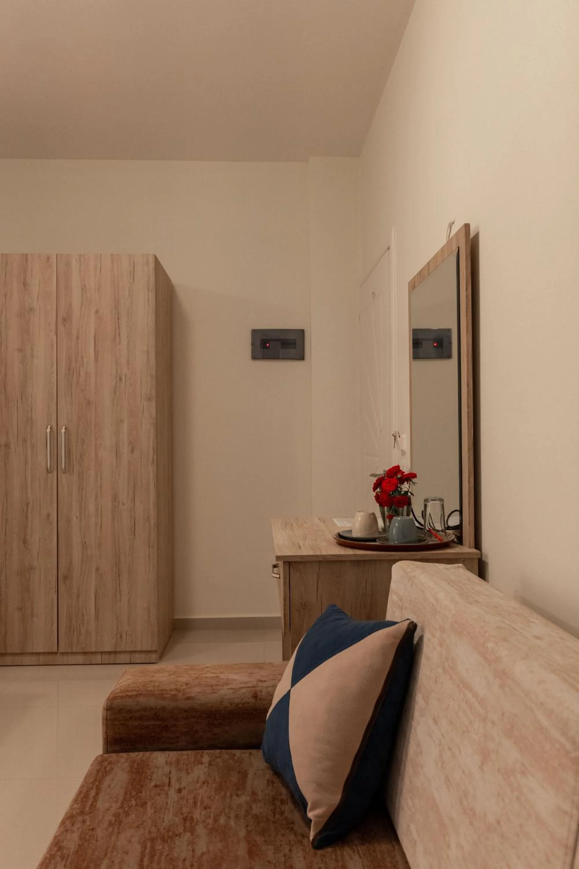 Bedroom, Bed in Golden Hotel