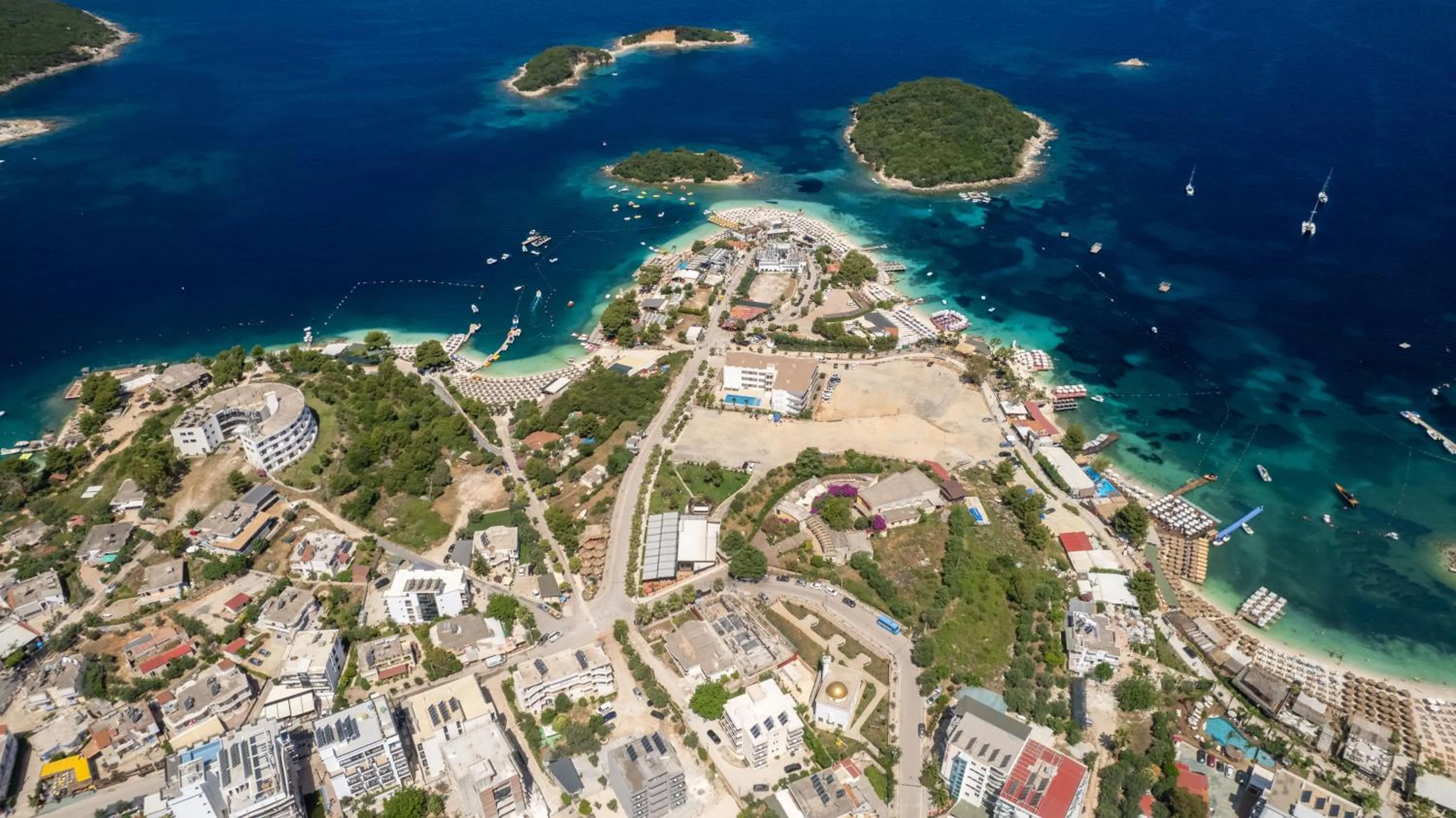 Nearby landmark in Golden Hotel