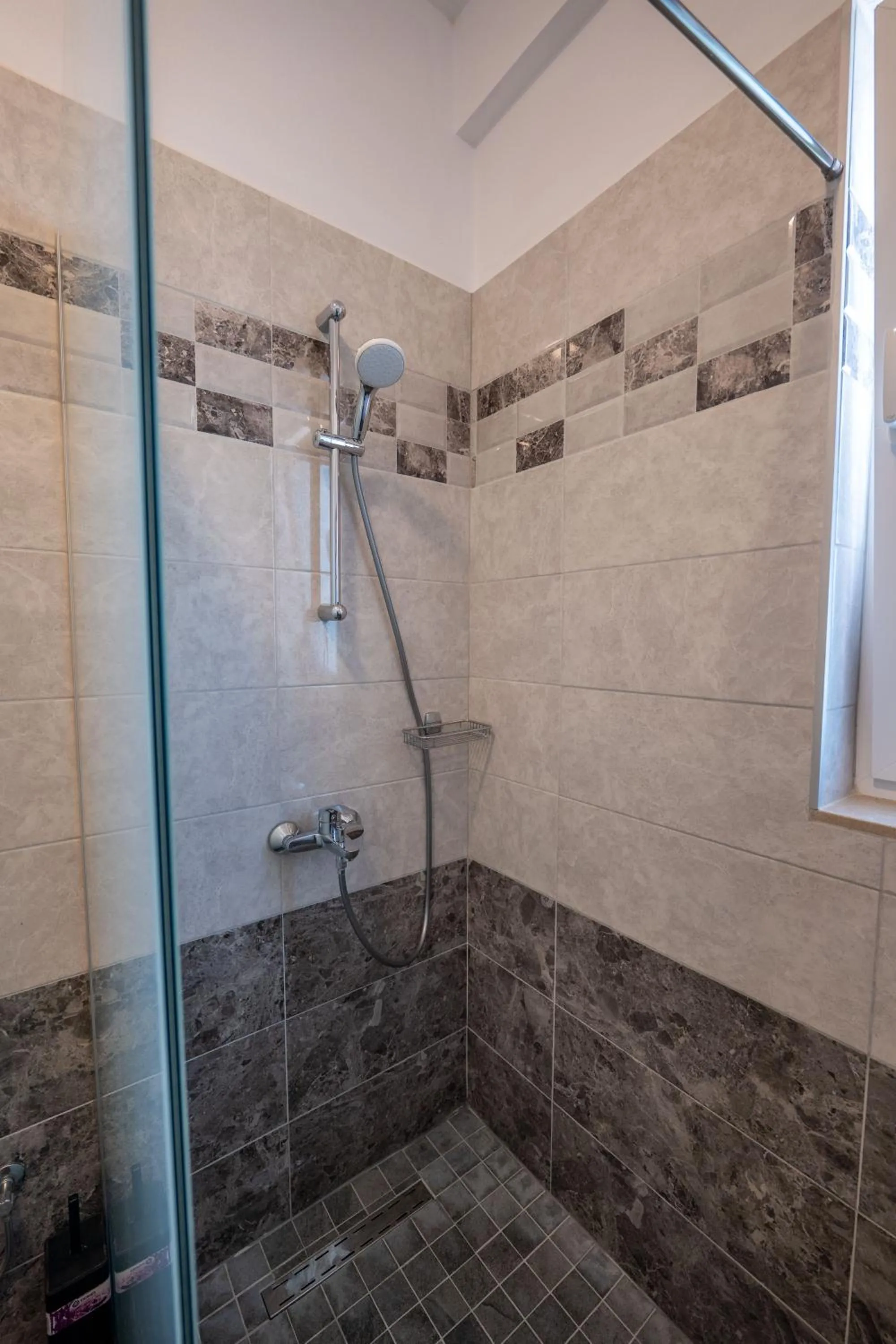 Shower in Golden Hotel