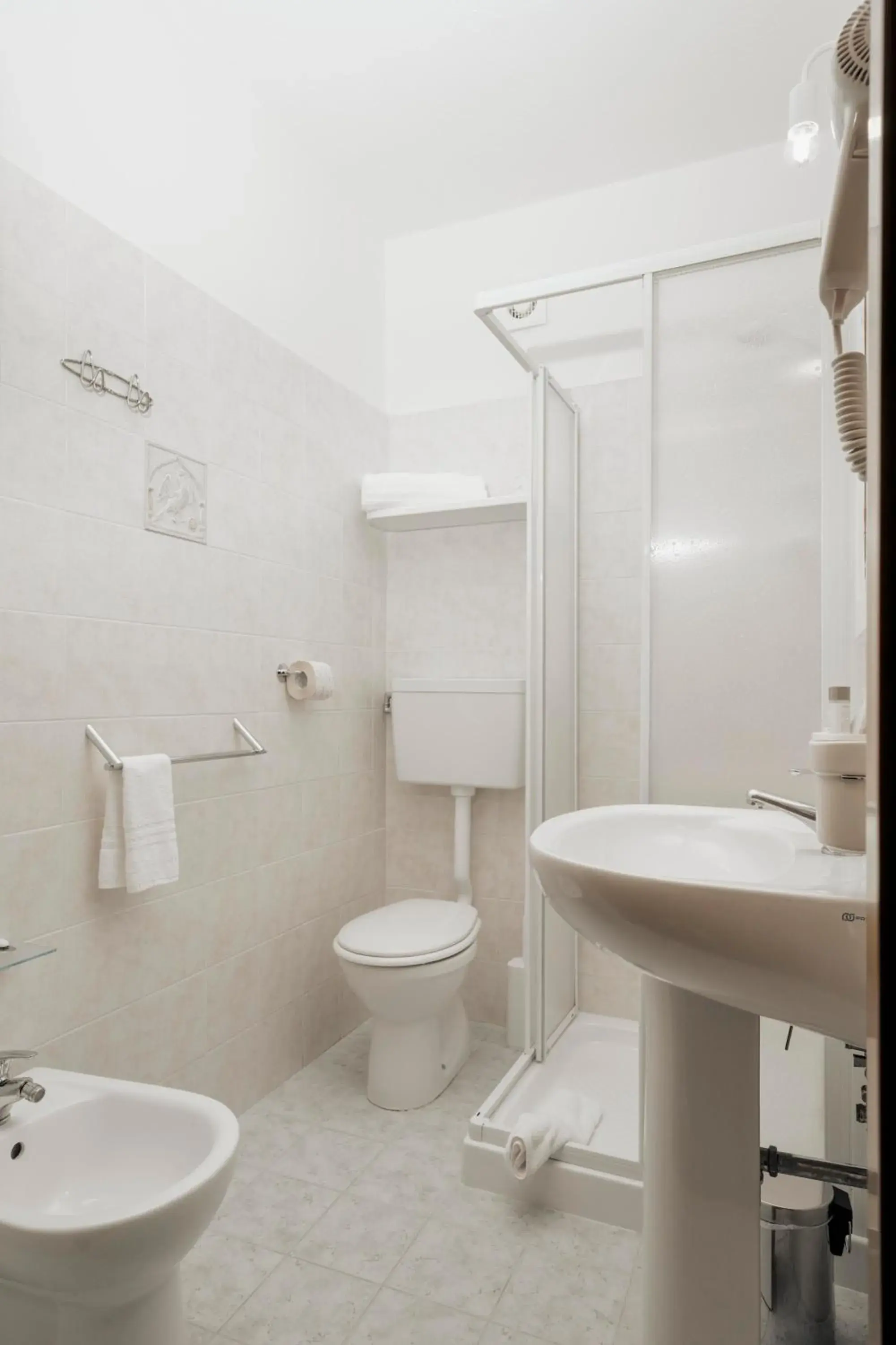 Shower in Hotel Altevie Shower in Hotel Altevie