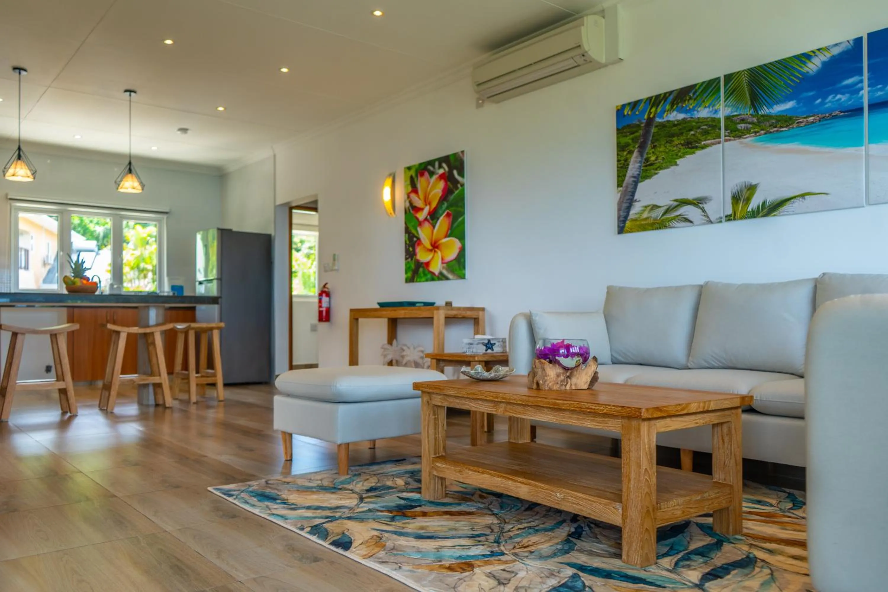 TV and multimedia in Summer Sand Holiday Apartments