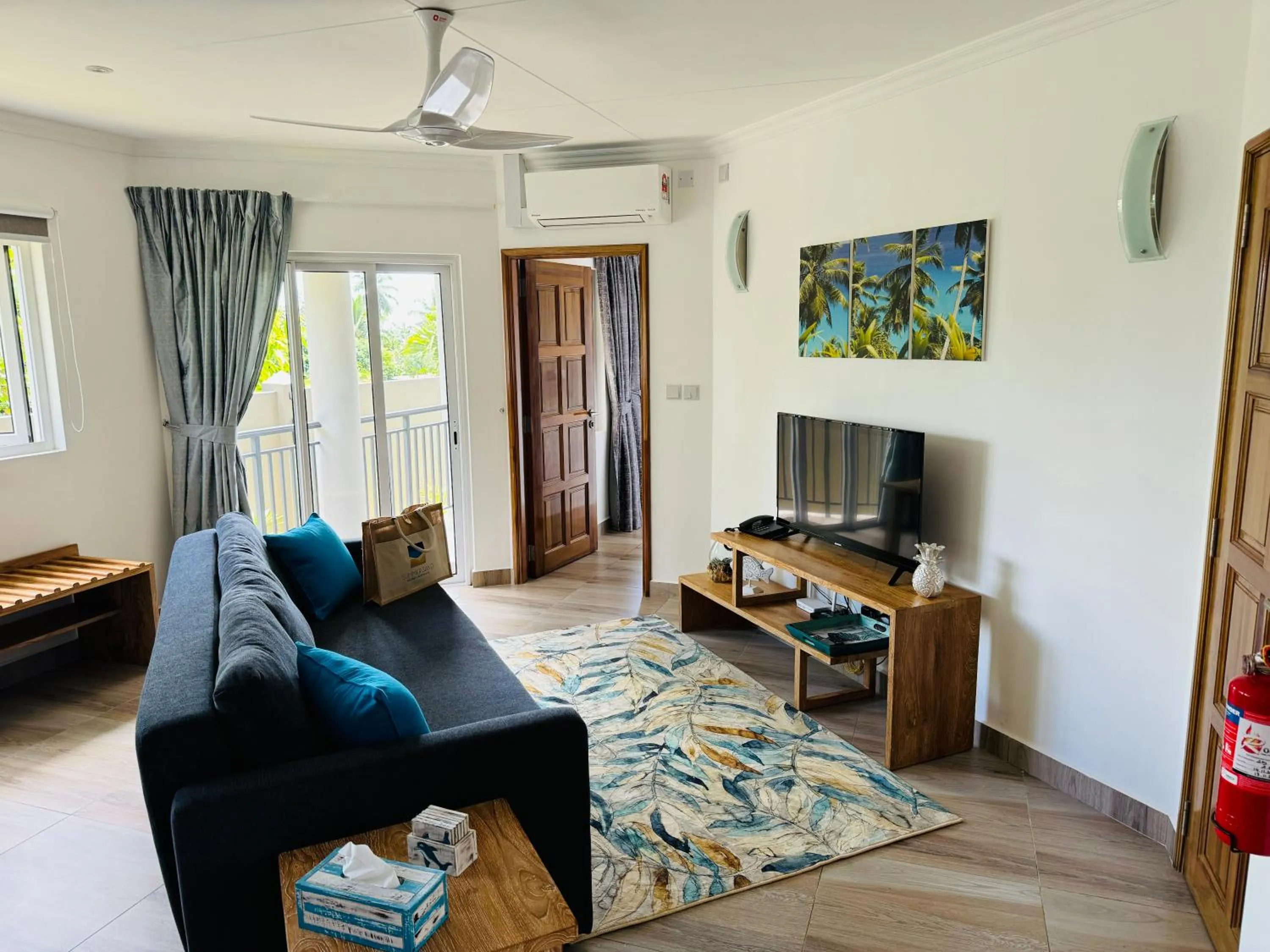 TV and multimedia in Summer Sand Holiday Apartments