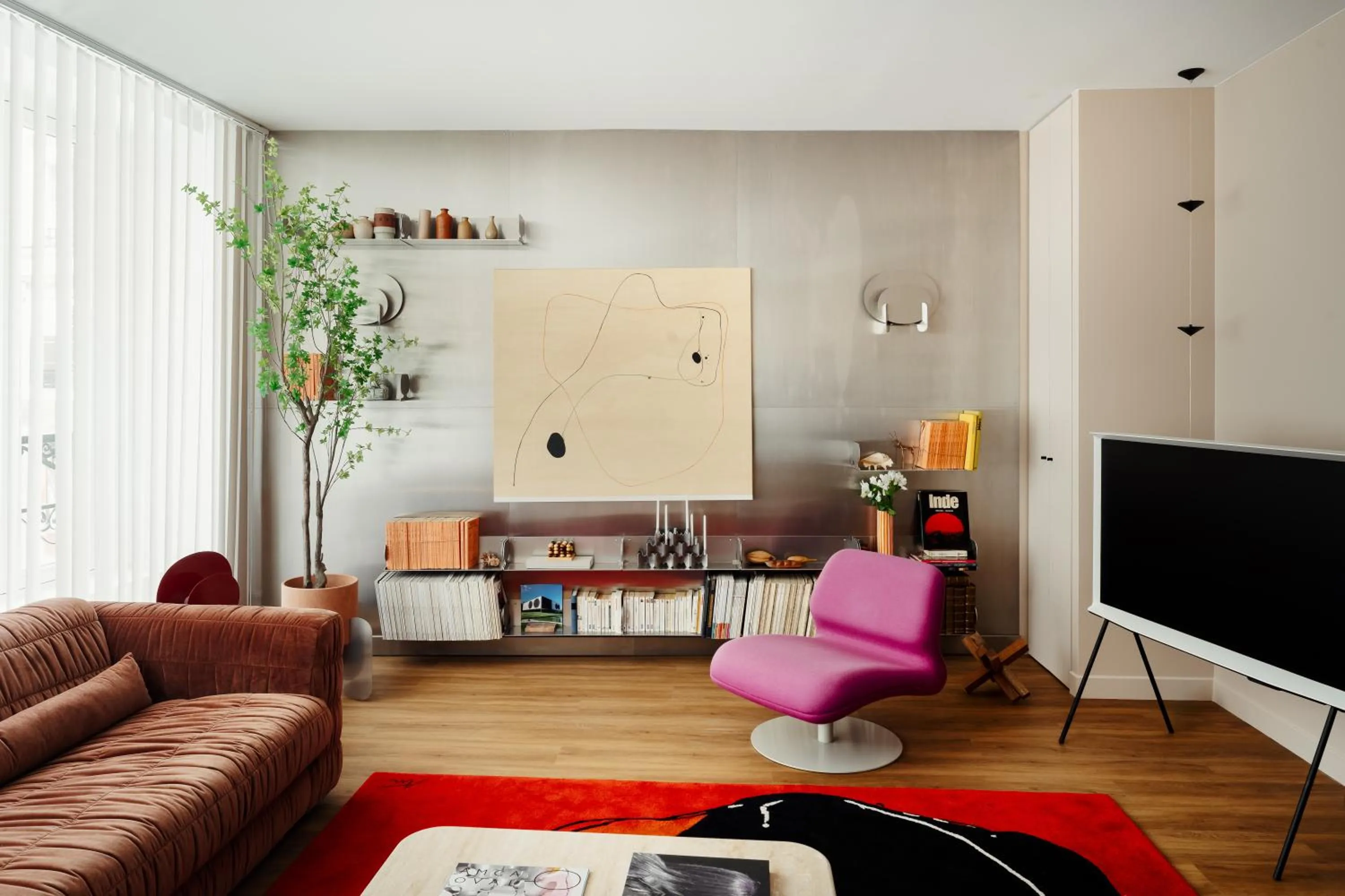 TV and multimedia in Edgar Suites Marais - Temple