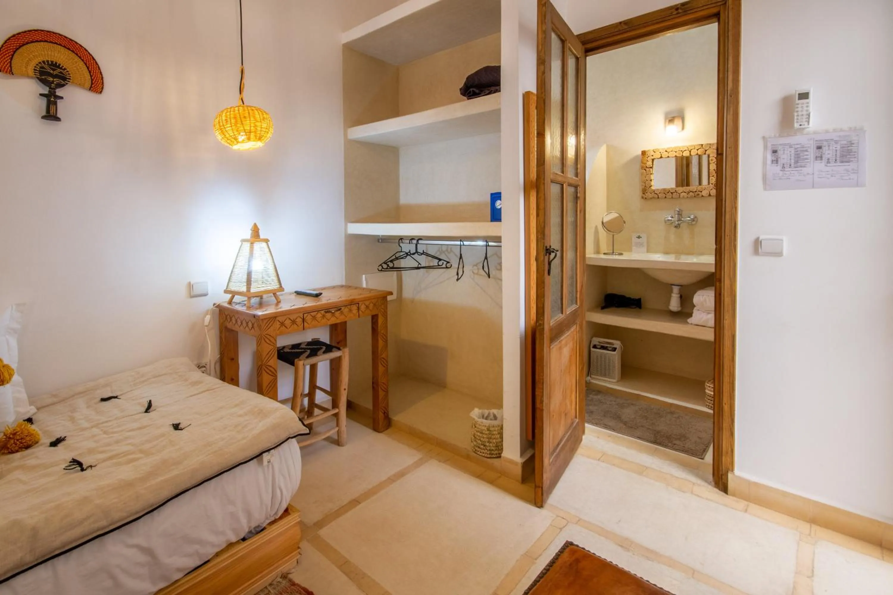 Photo of the whole room, Bed in Riad Bab Aljana
