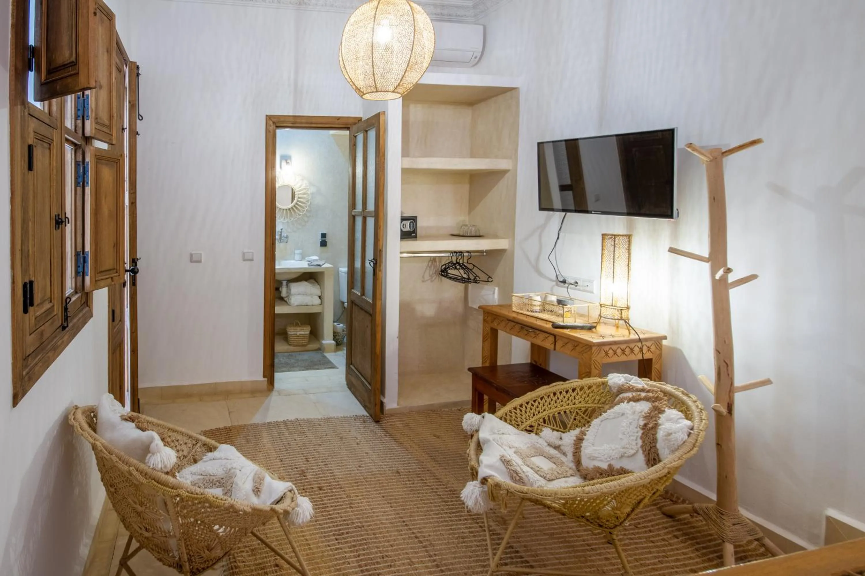 Photo of the whole room, Bed in Riad Bab Aljana