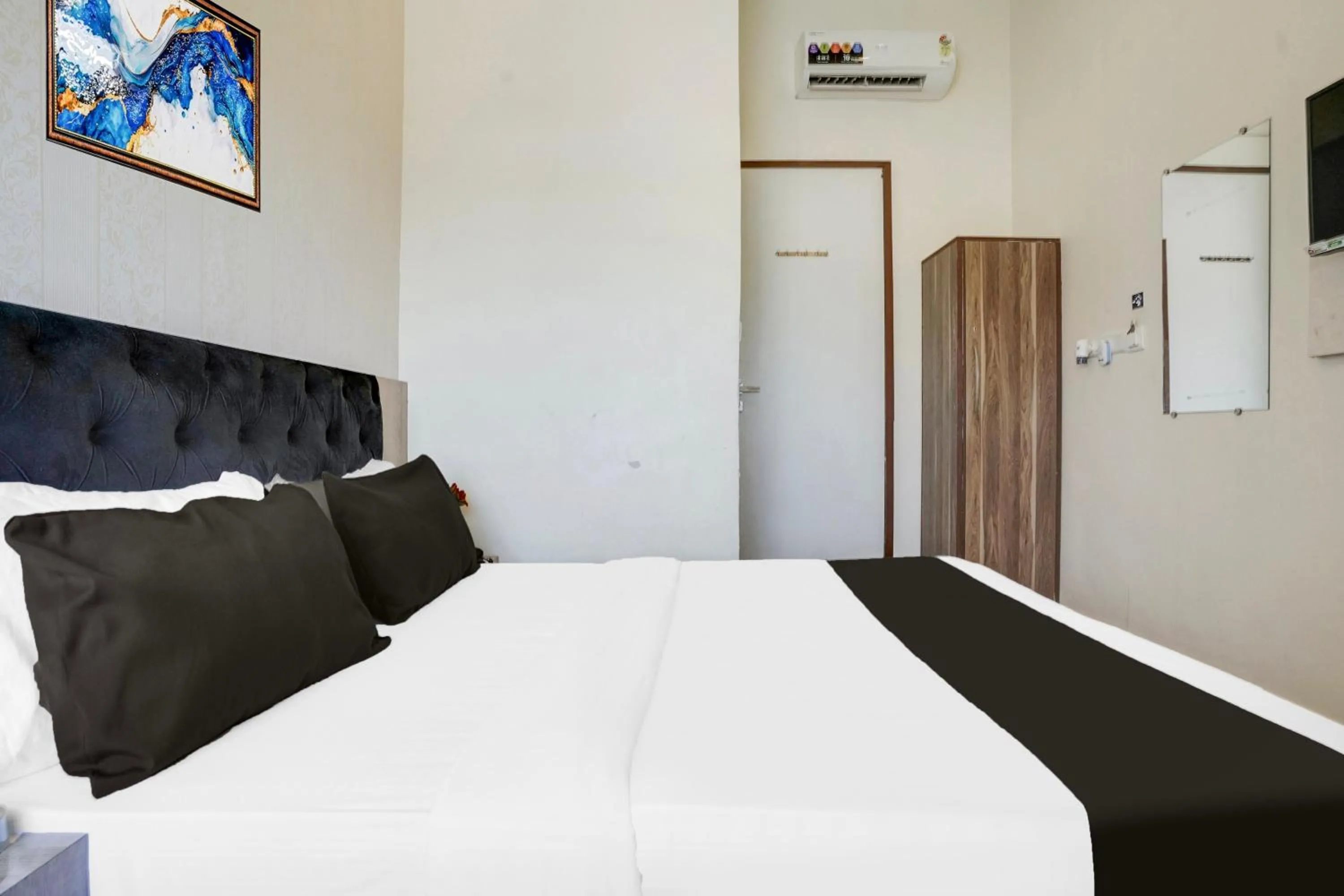 Bedroom in Super Collection O Ville Parle formerly Freedom Star