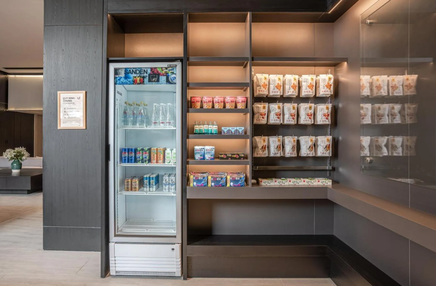 Restaurant/places to eat in M Village Nguyễn Kiệm - Cosmo Airport Hotel