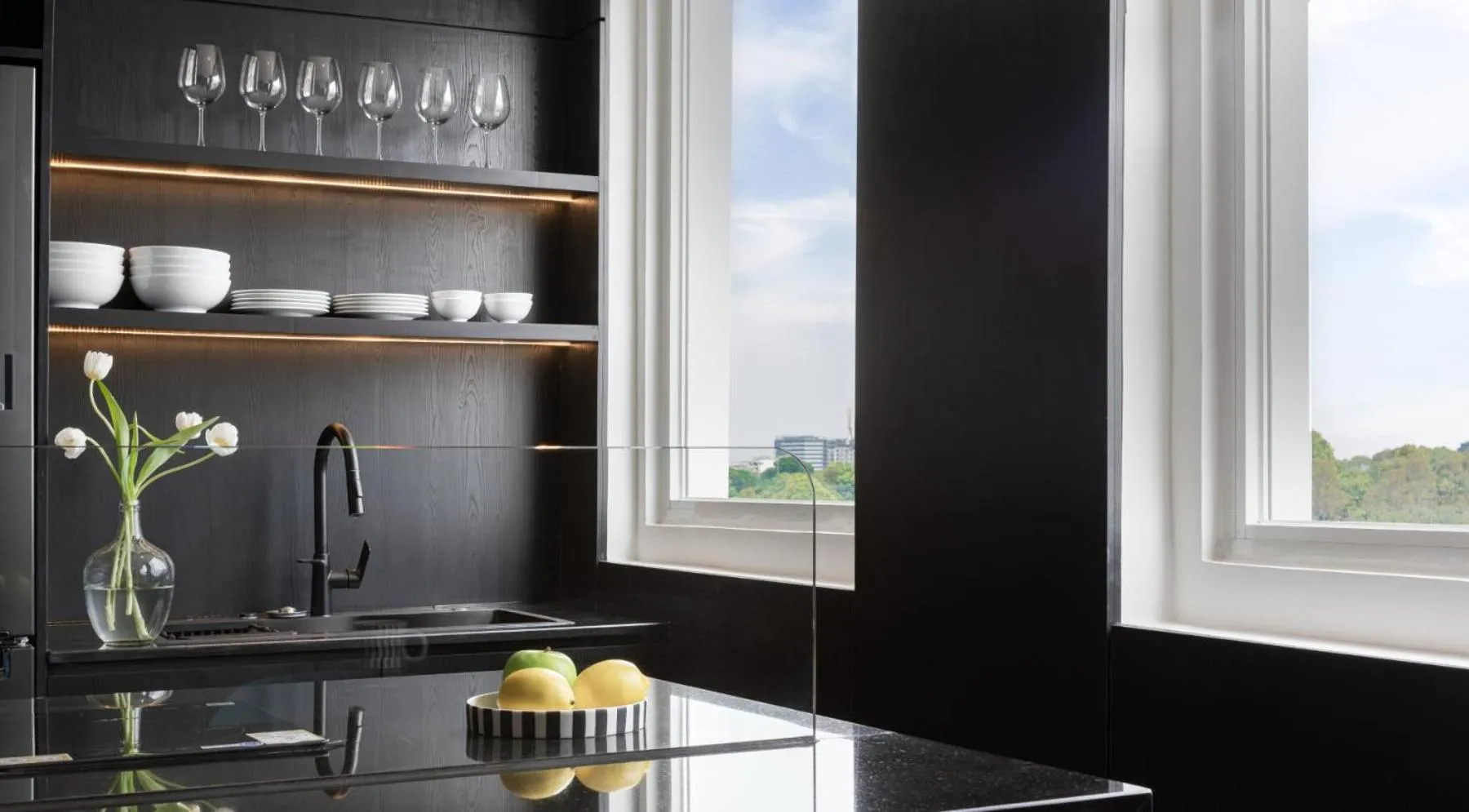 Kitchen or kitchenette in M Village Nguyễn Kiệm - Cosmo Airport Hotel