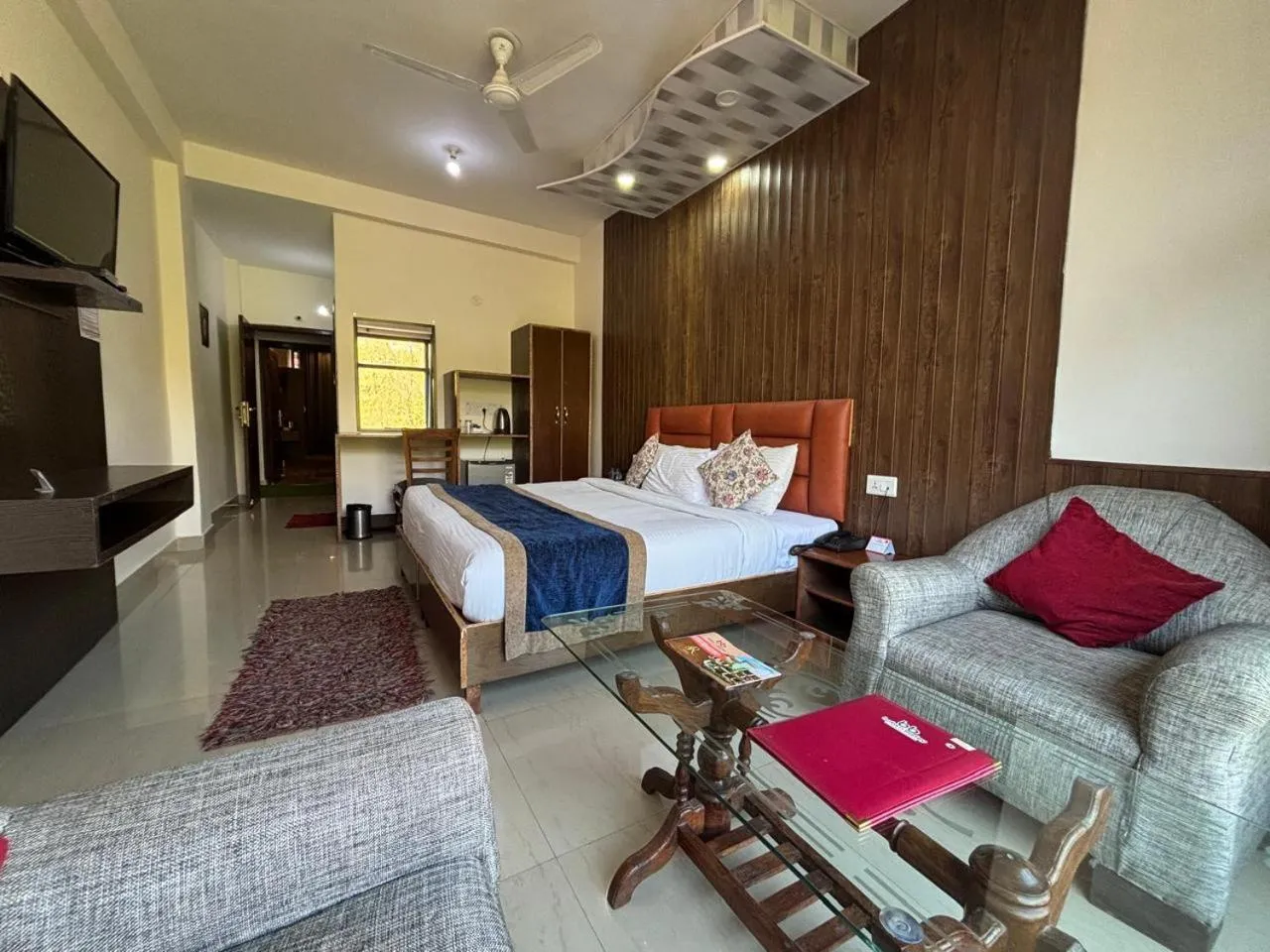 Bedroom, Bed in Hotel Bob's N Barley Luxury Room Best Hotel in McLeod Ganj