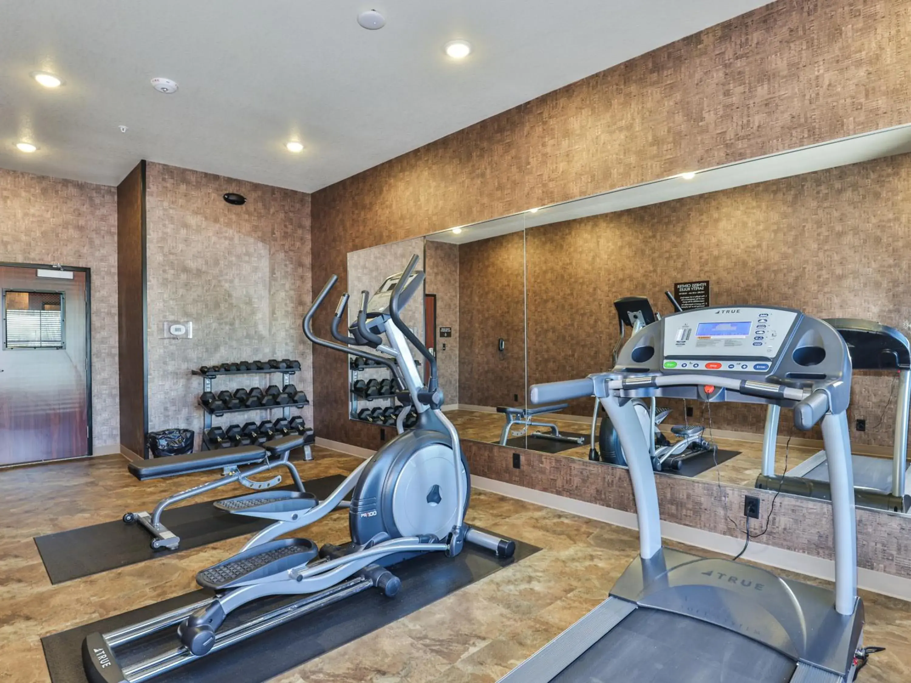 Fitness centre/facilities in Cobblestone Hotel & Suites - Rhinelander Fitness centre/facilities in Cobblestone Hotel & Suites - Rhinelander