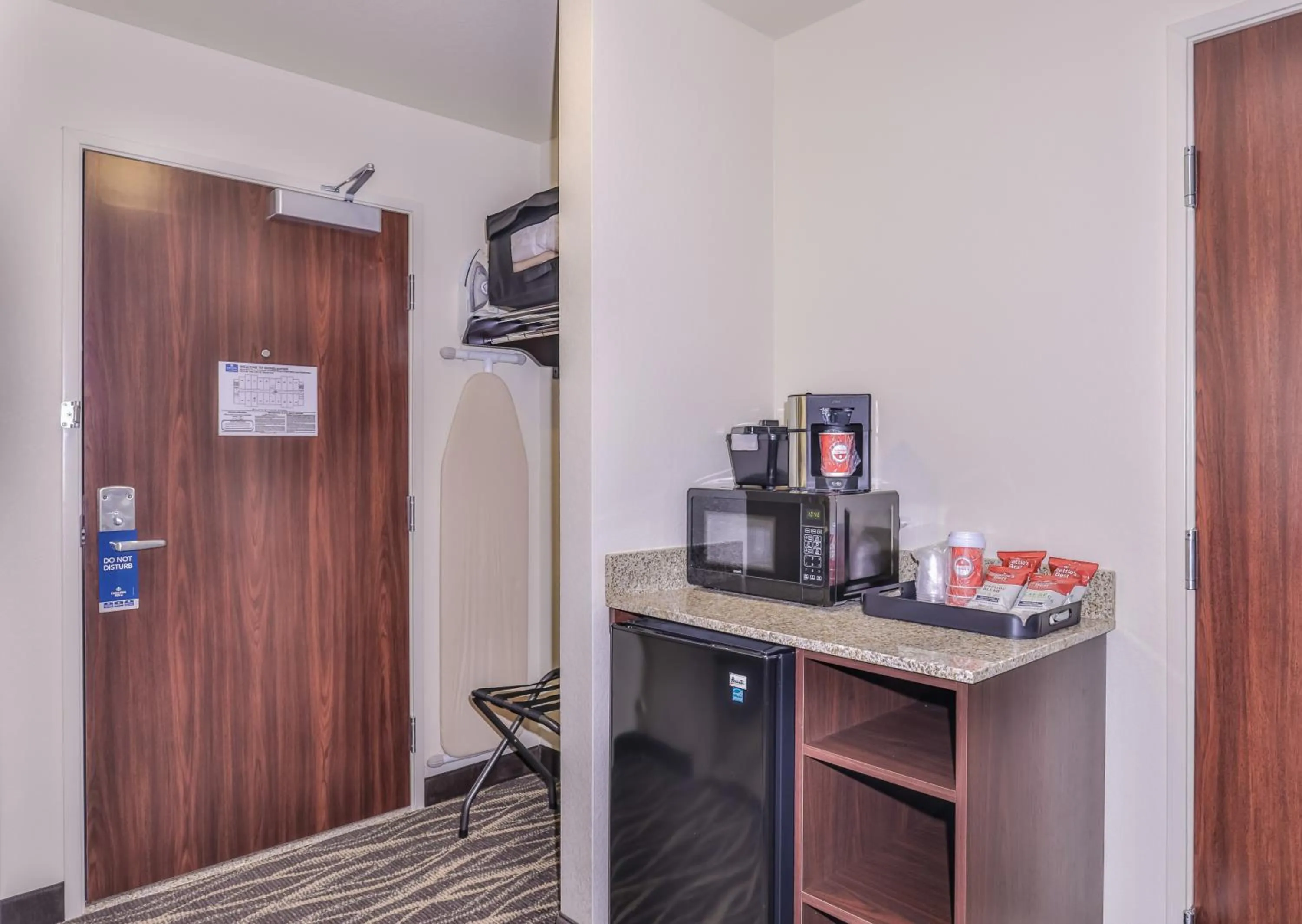 Bedroom in Cobblestone Hotel & Suites - Rhinelander