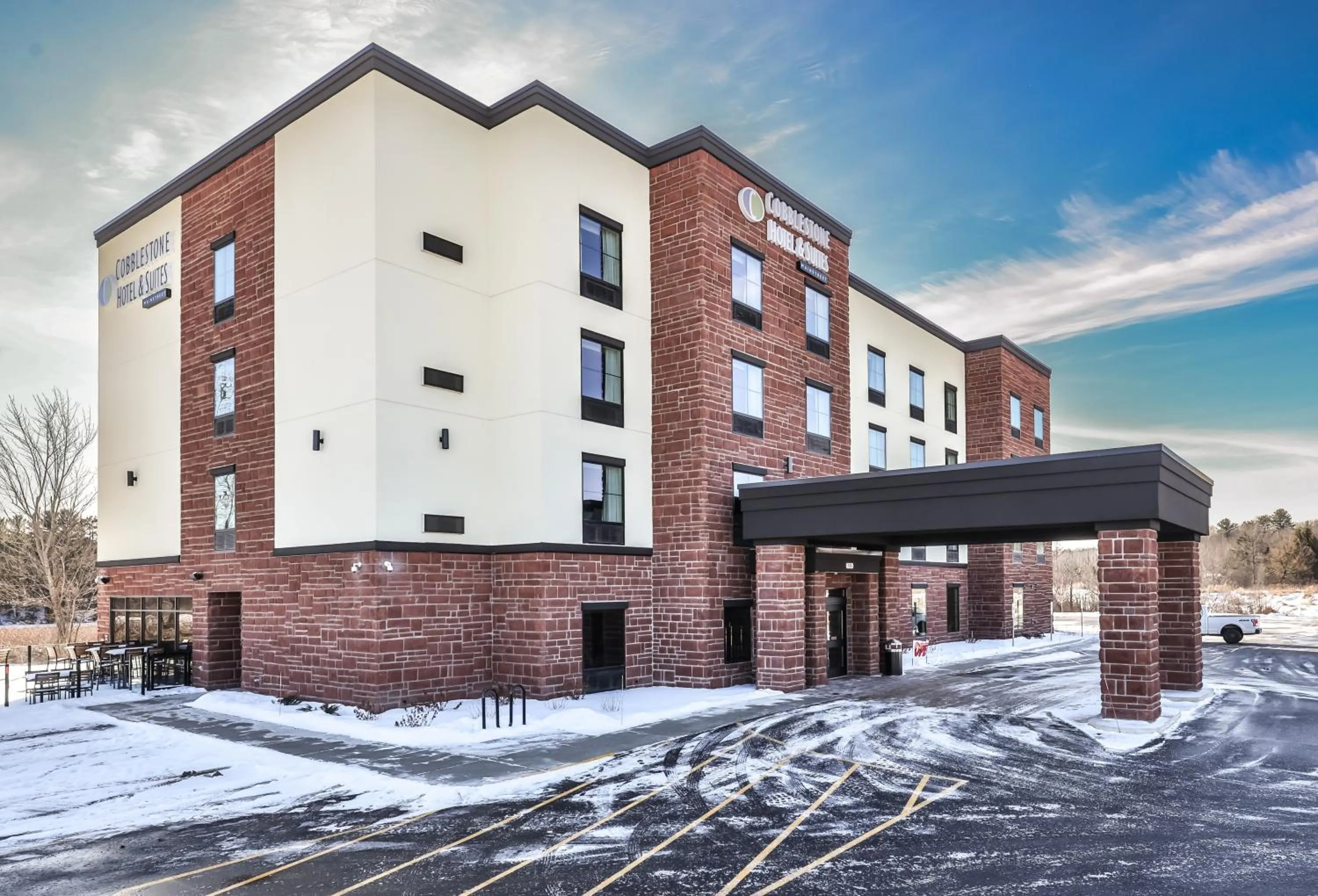 Property building in Cobblestone Hotel & Suites - Rhinelander