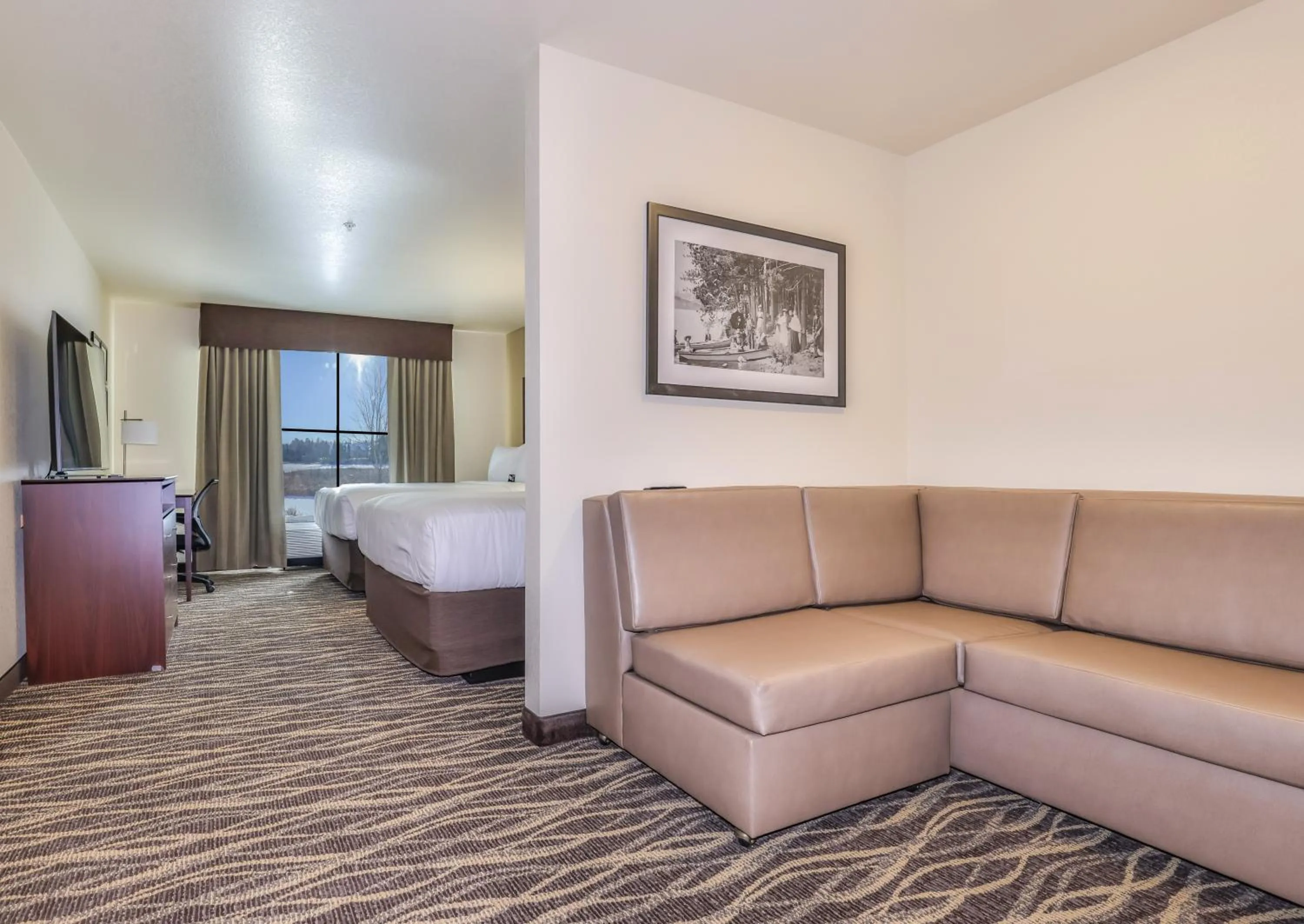 Bedroom, Bed in Cobblestone Hotel & Suites - Rhinelander