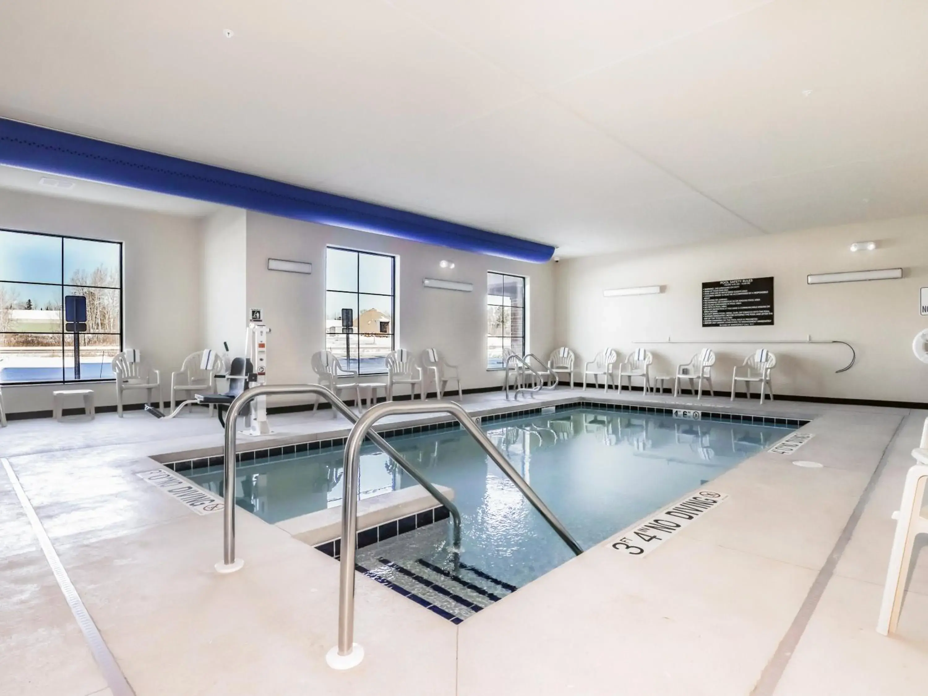 Swimming pool in Cobblestone Hotel & Suites - Rhinelander Swimming pool in Cobblestone Hotel & Suites - Rhinelander