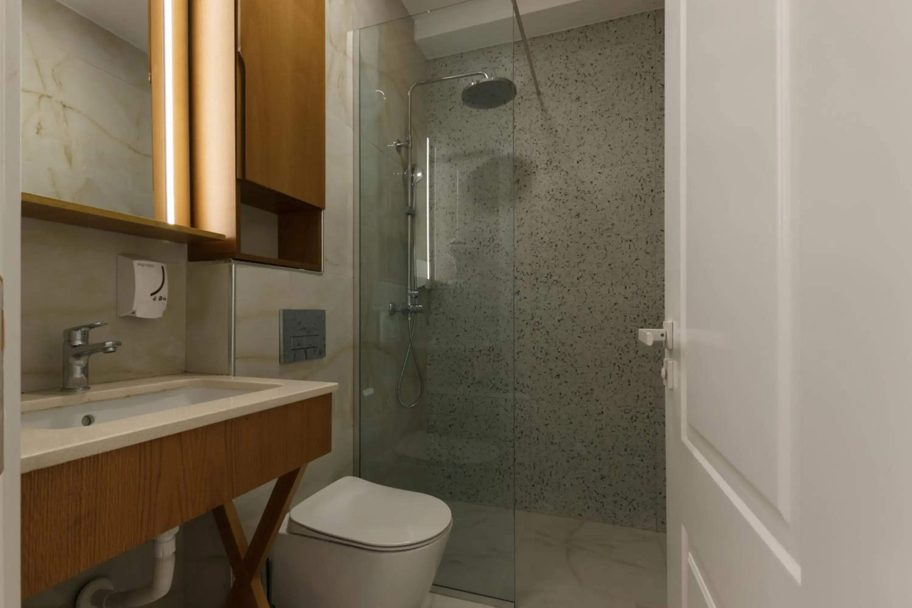 Shower in Bujtina Sophie Shower in Bujtina Sophie