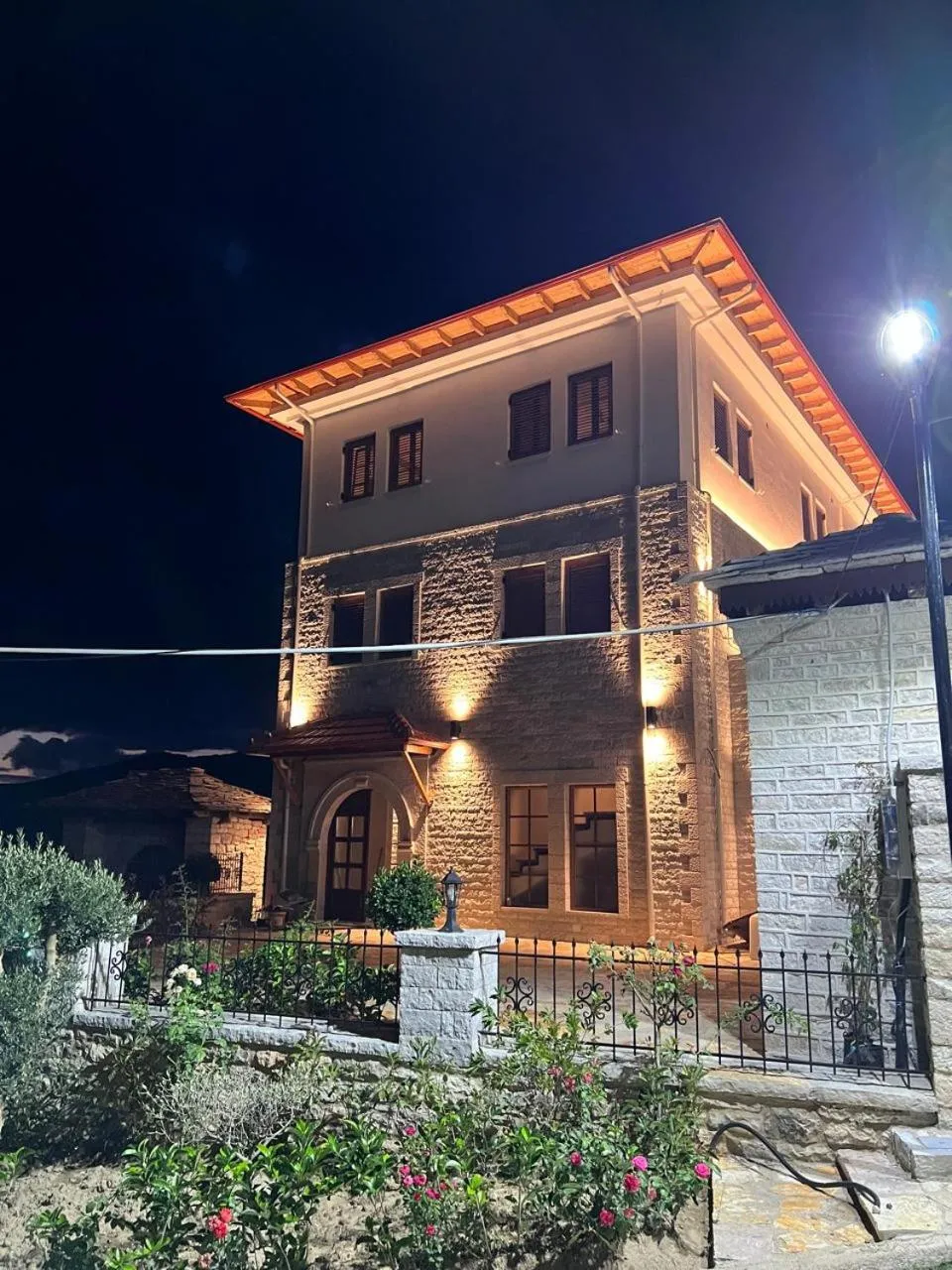 Property building in Bujtina Sophie