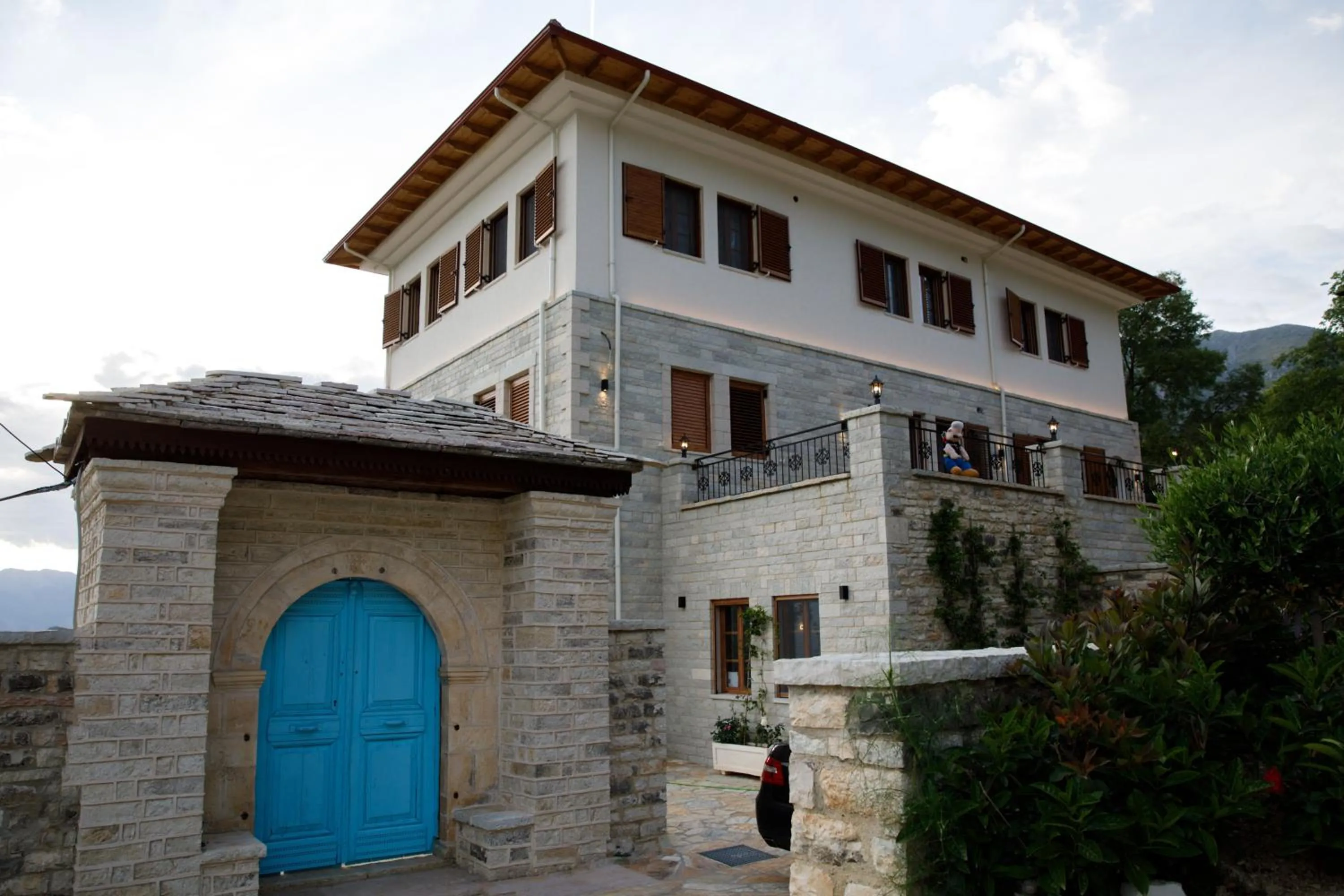 Property building in Bujtina Sophie