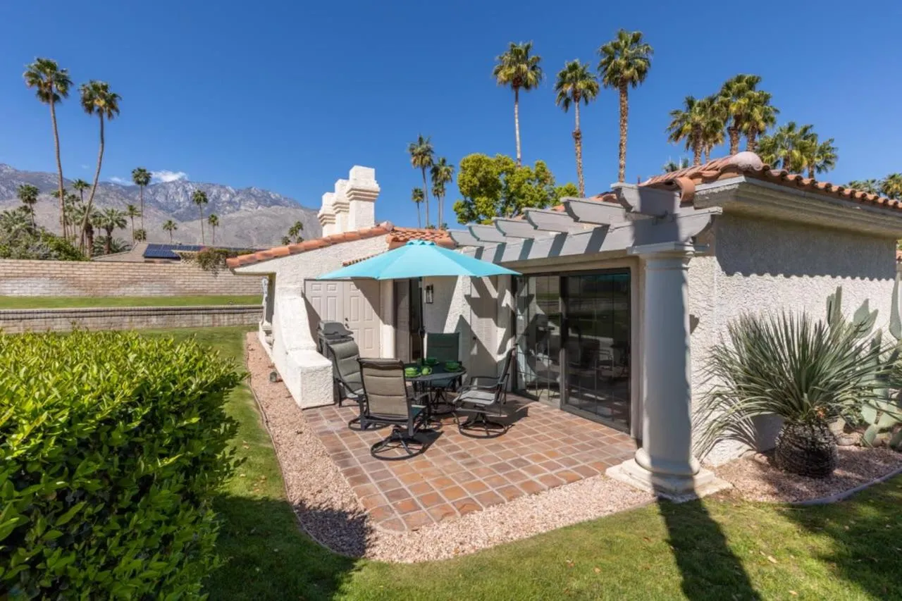Desert Rose- Condo with Pool and Tennis Courts