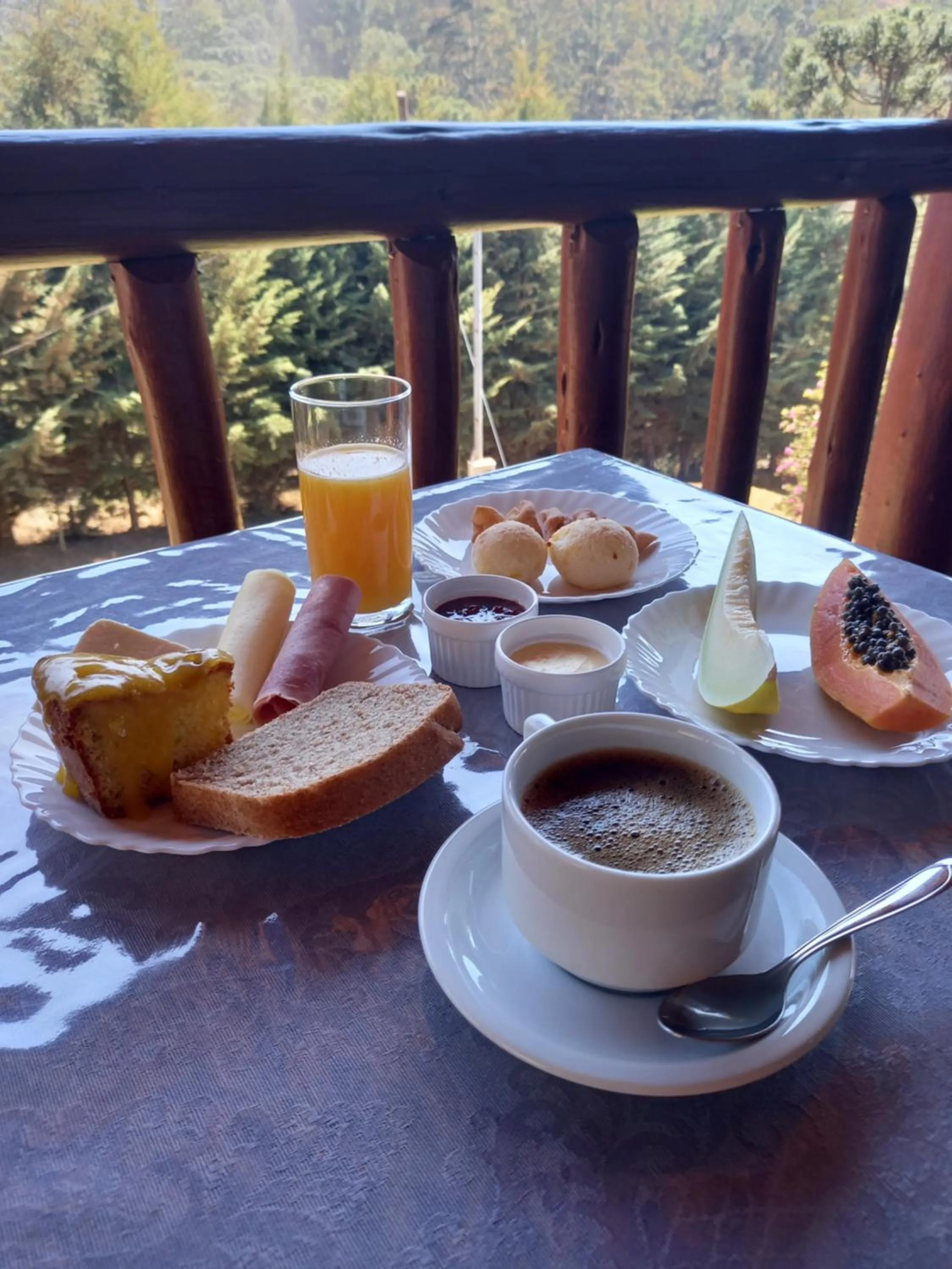 Breakfast in Pousada Som das Aguas
