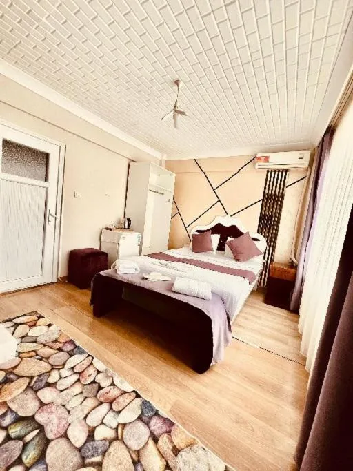 Bed in KANARYA SUİT OTELL