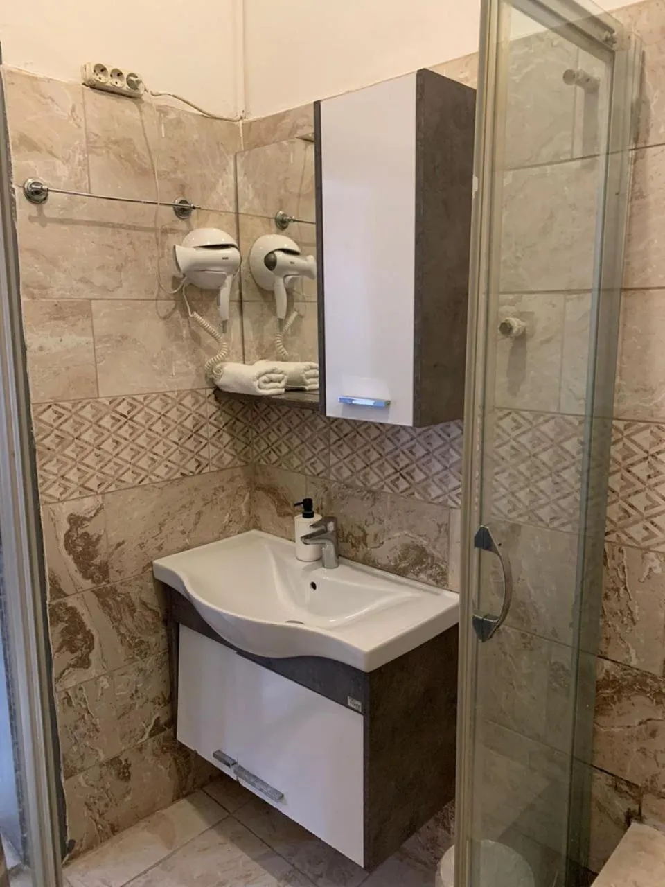 Shower in KANARYA SUİT OTELL