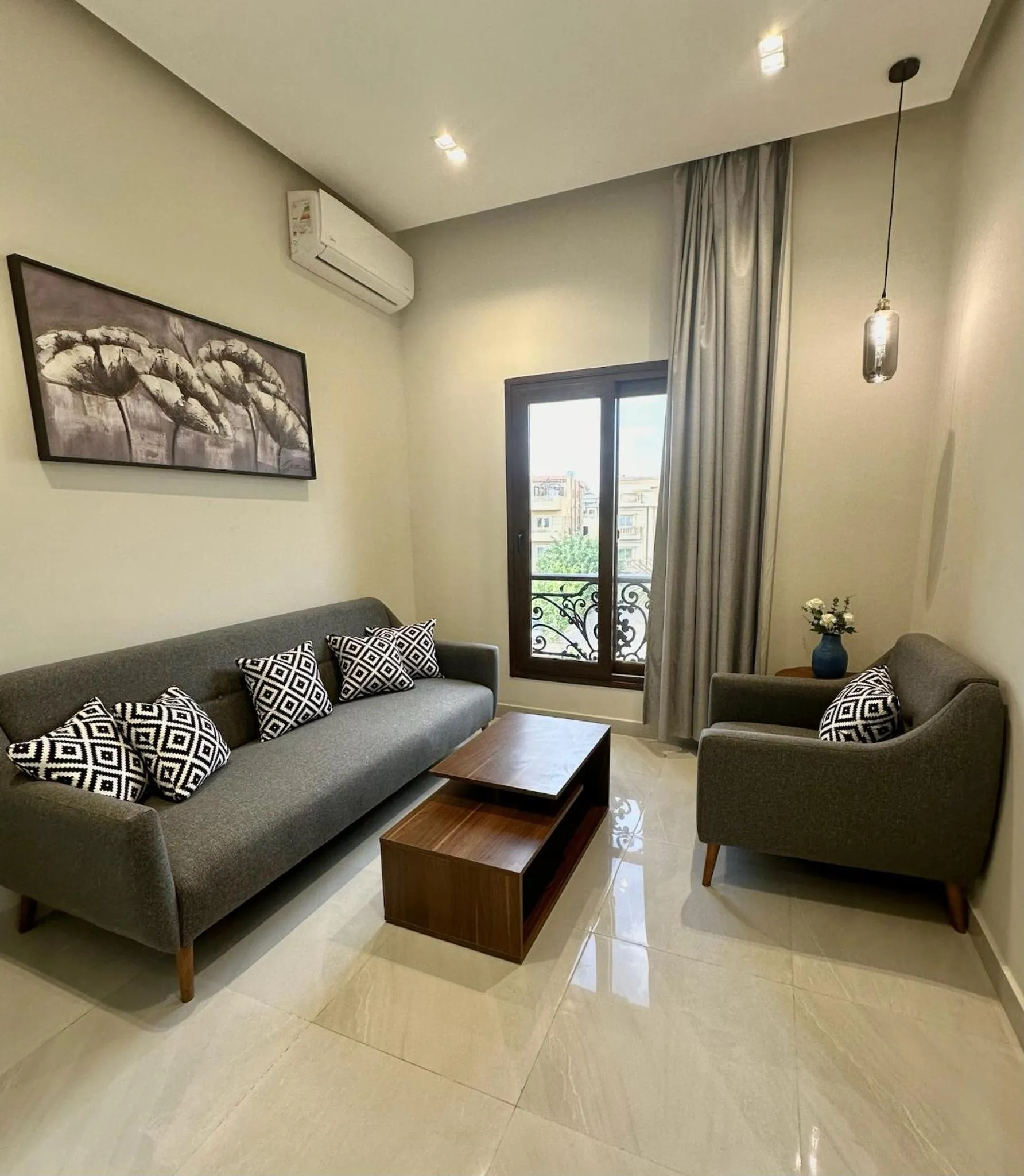 Communal lounge/ TV room in Sleep Inn Apart-Hotel