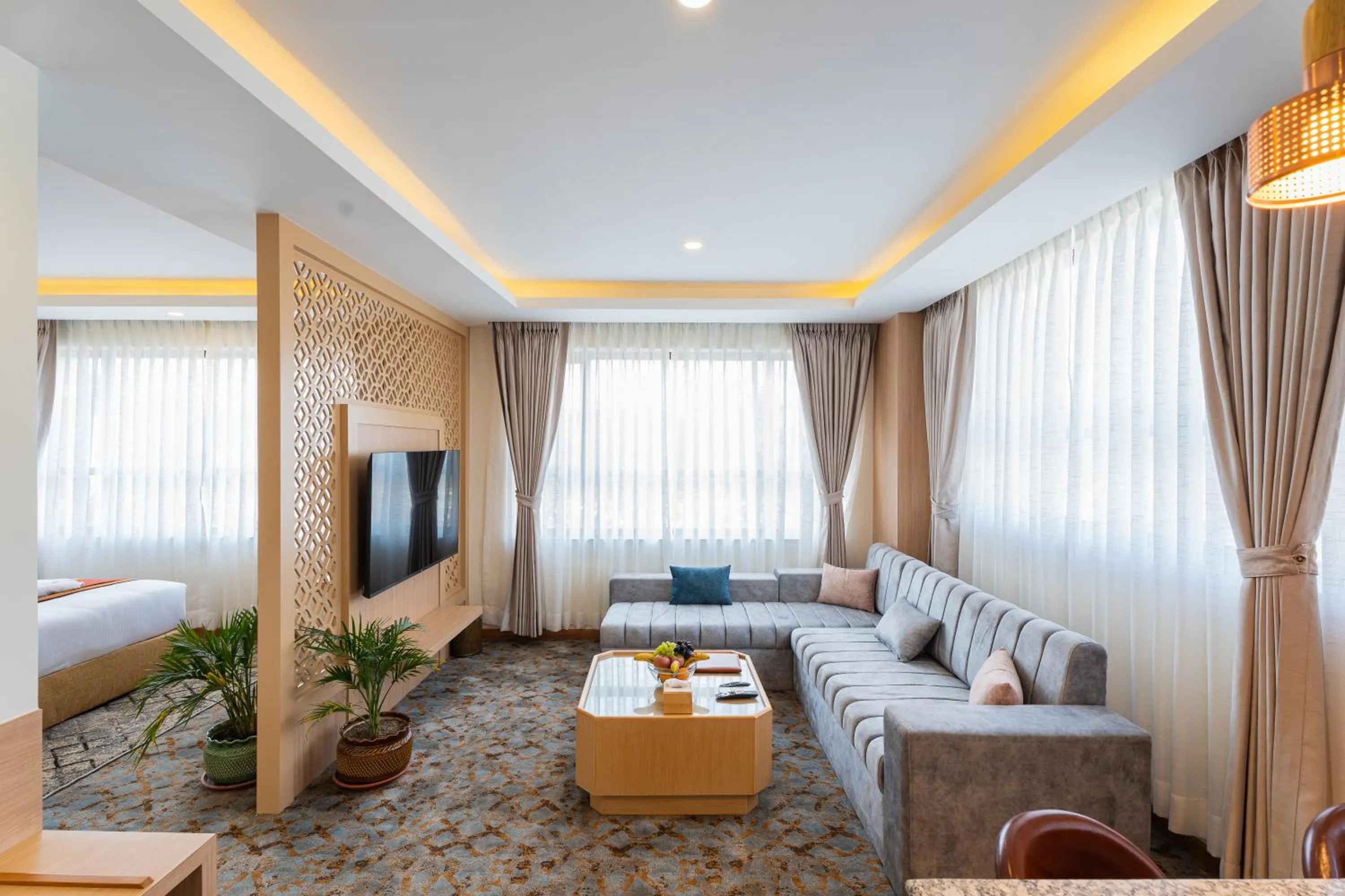 Living room, Bed in Hotel Crystal Pashupati