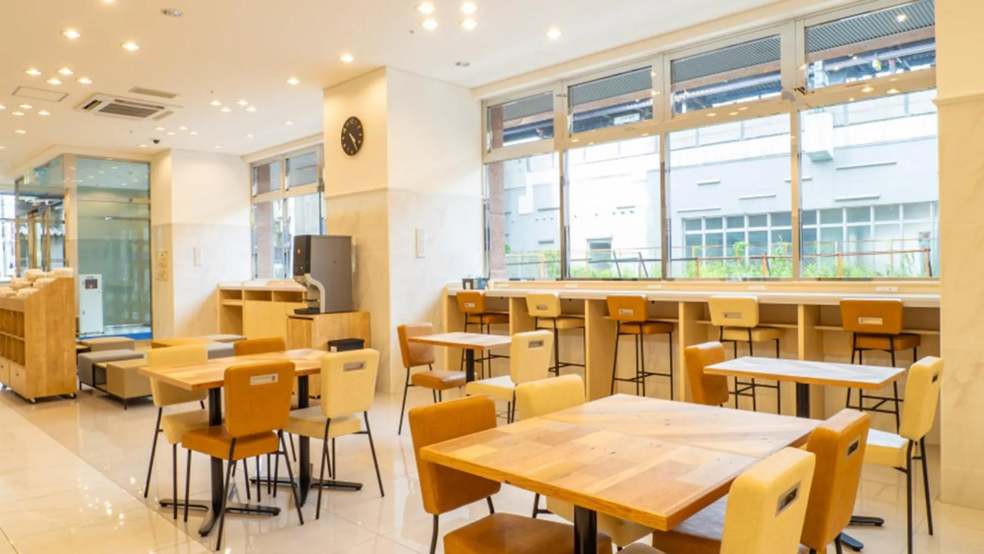 Lobby or reception in Toyoko Inn Higashi-osaka