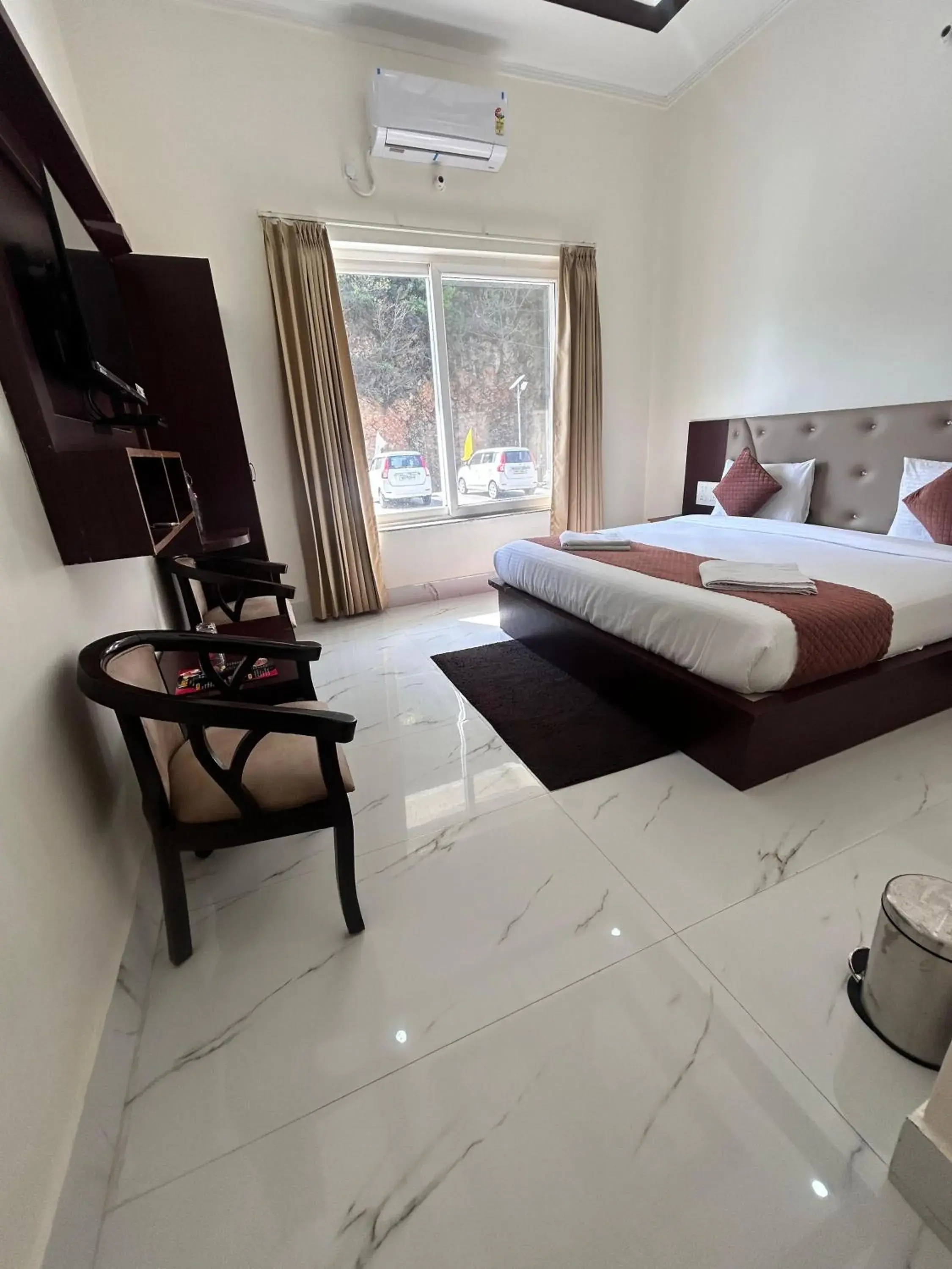 Photo of the whole room, Bed in Hotel Hill River View Resort Photo of the whole room, Bed in Hotel Hill River View Resort